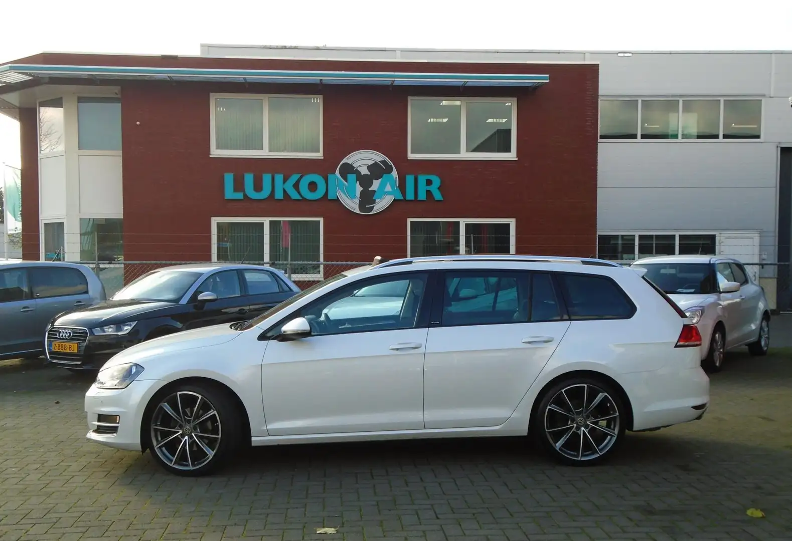 Volkswagen Golf Variant Aut,Pano-Dak,LM-V 19" Weiß - 2
