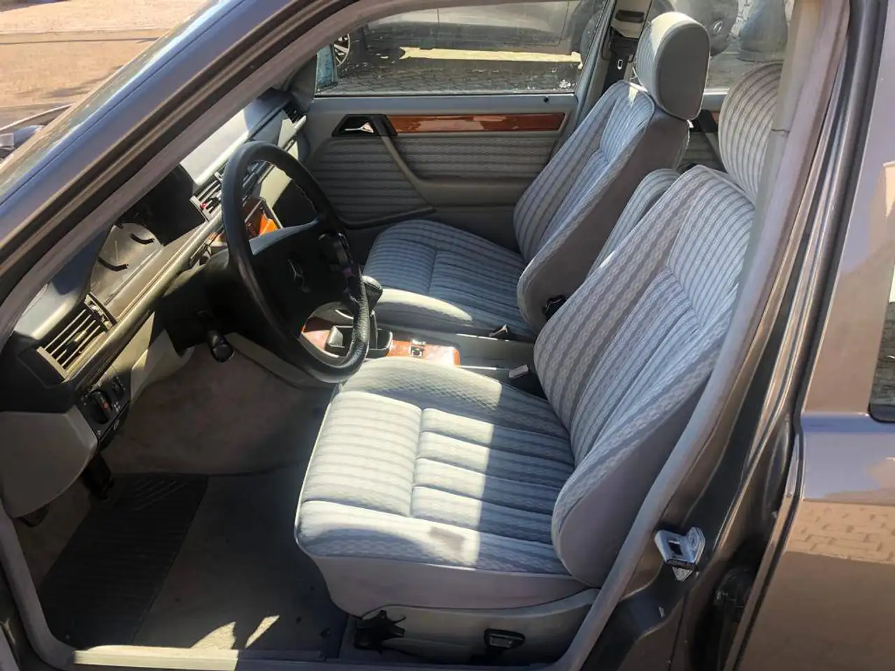 Mercedes-Benz E 200 E (124) 200 E, foto 5