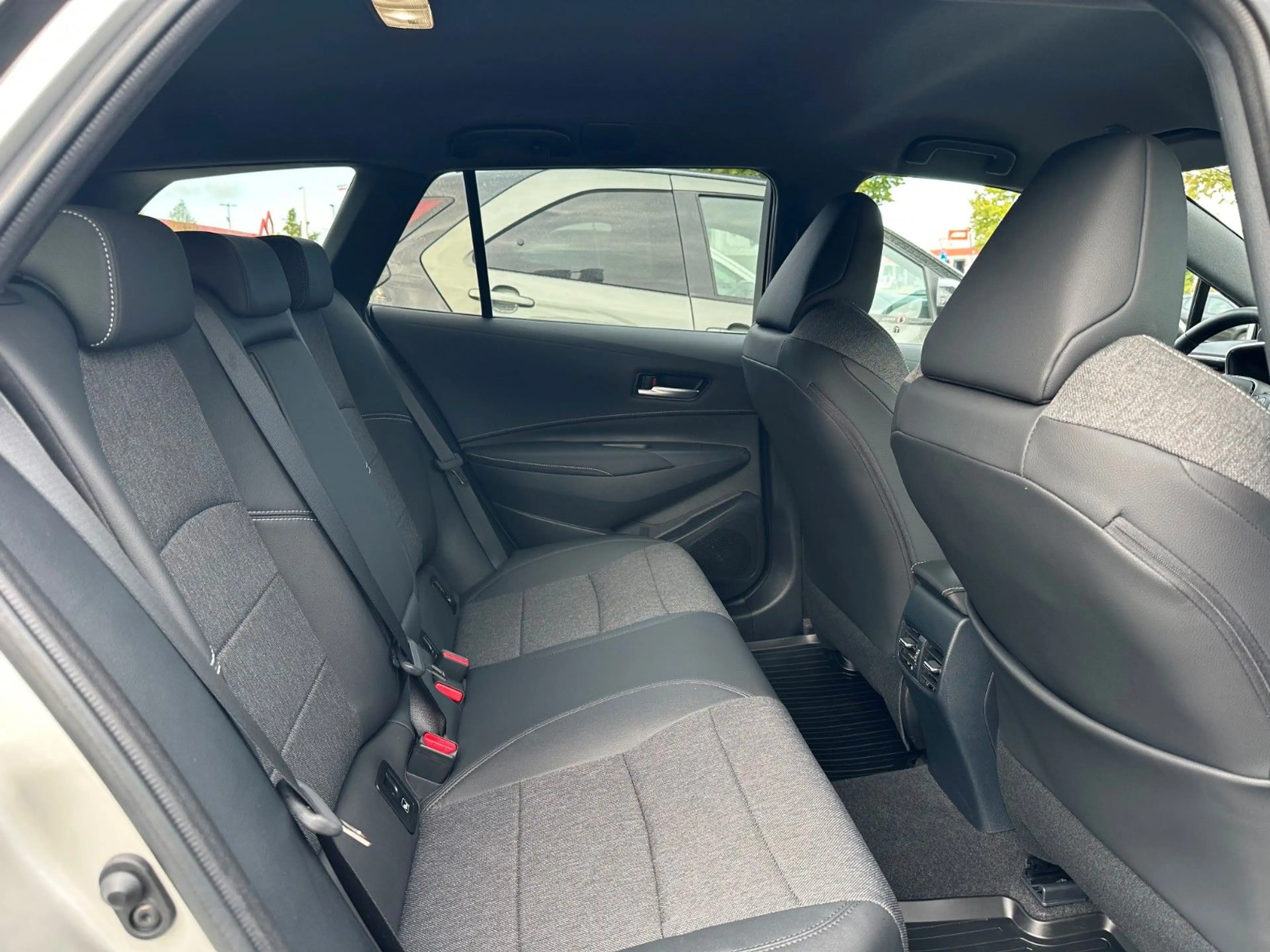 Toyota Corolla 1.8 Touring Sports Hybrid Team D,TECHNIK — photo 13