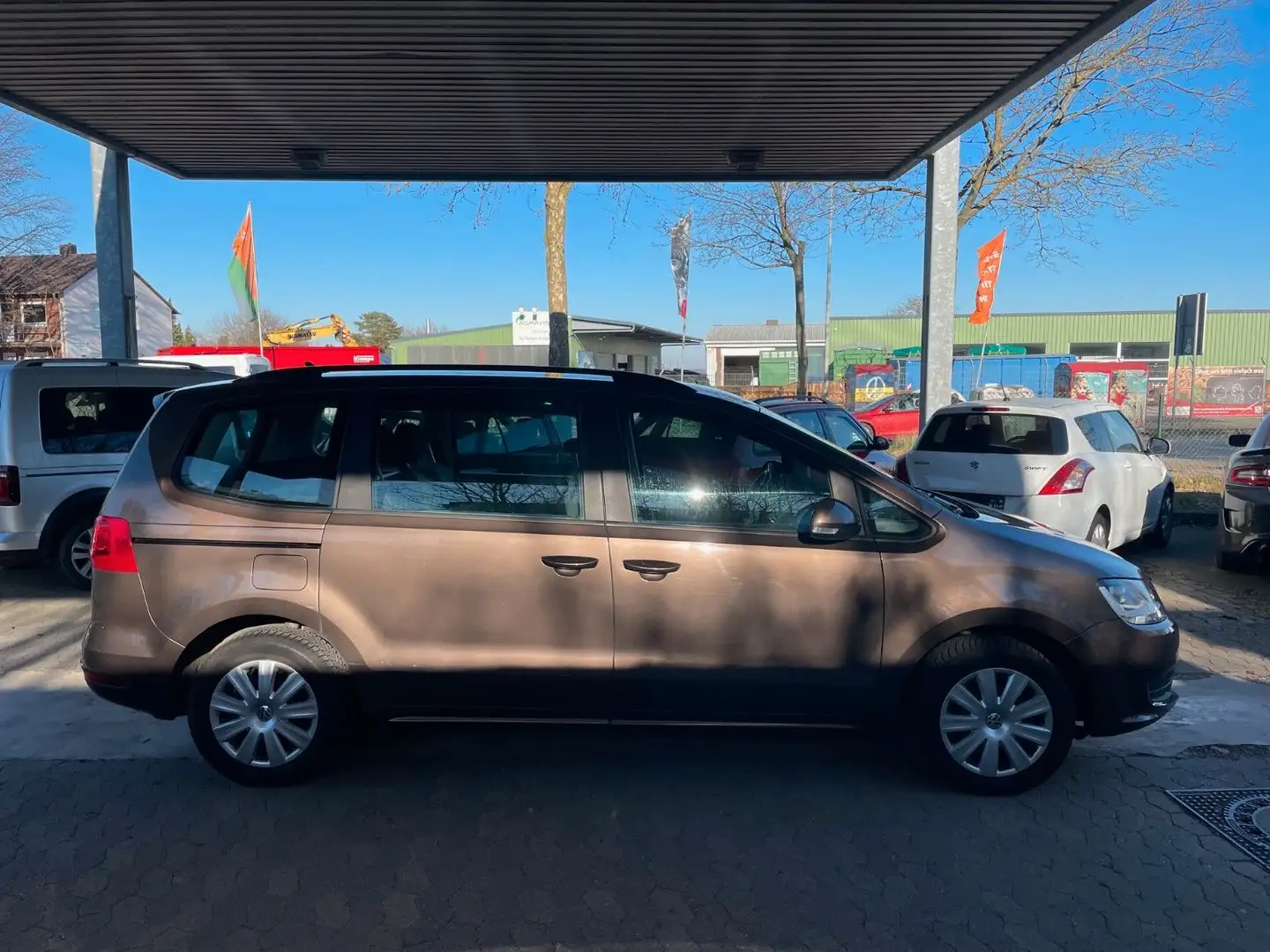 Volkswagen Sharan Trendline BMT **KLIMAAUT.**SITZHZG.**NAVI Braun - 2