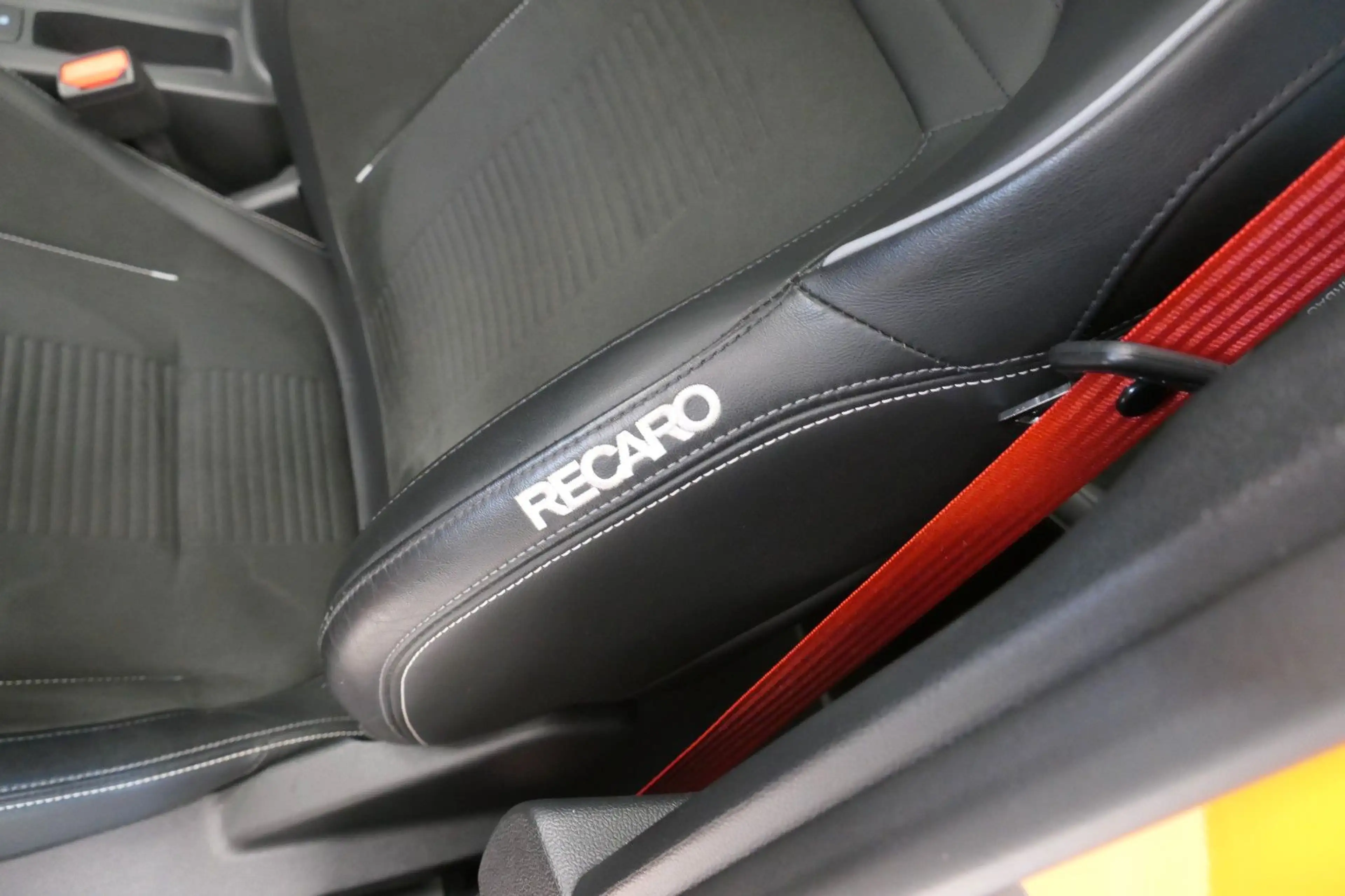 Ford Focus ST Tuning 400PS Motec Räder — photo 15