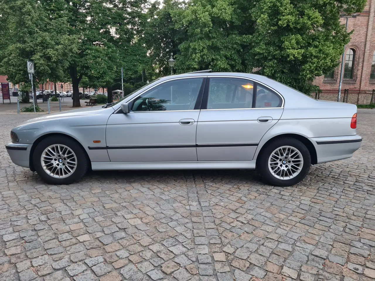 BMW 520i, TÜV/Inspek neu, WGA 6T€, unfallfrei, SSD, inkl WinterR auf Felge, Automatik, foto 2