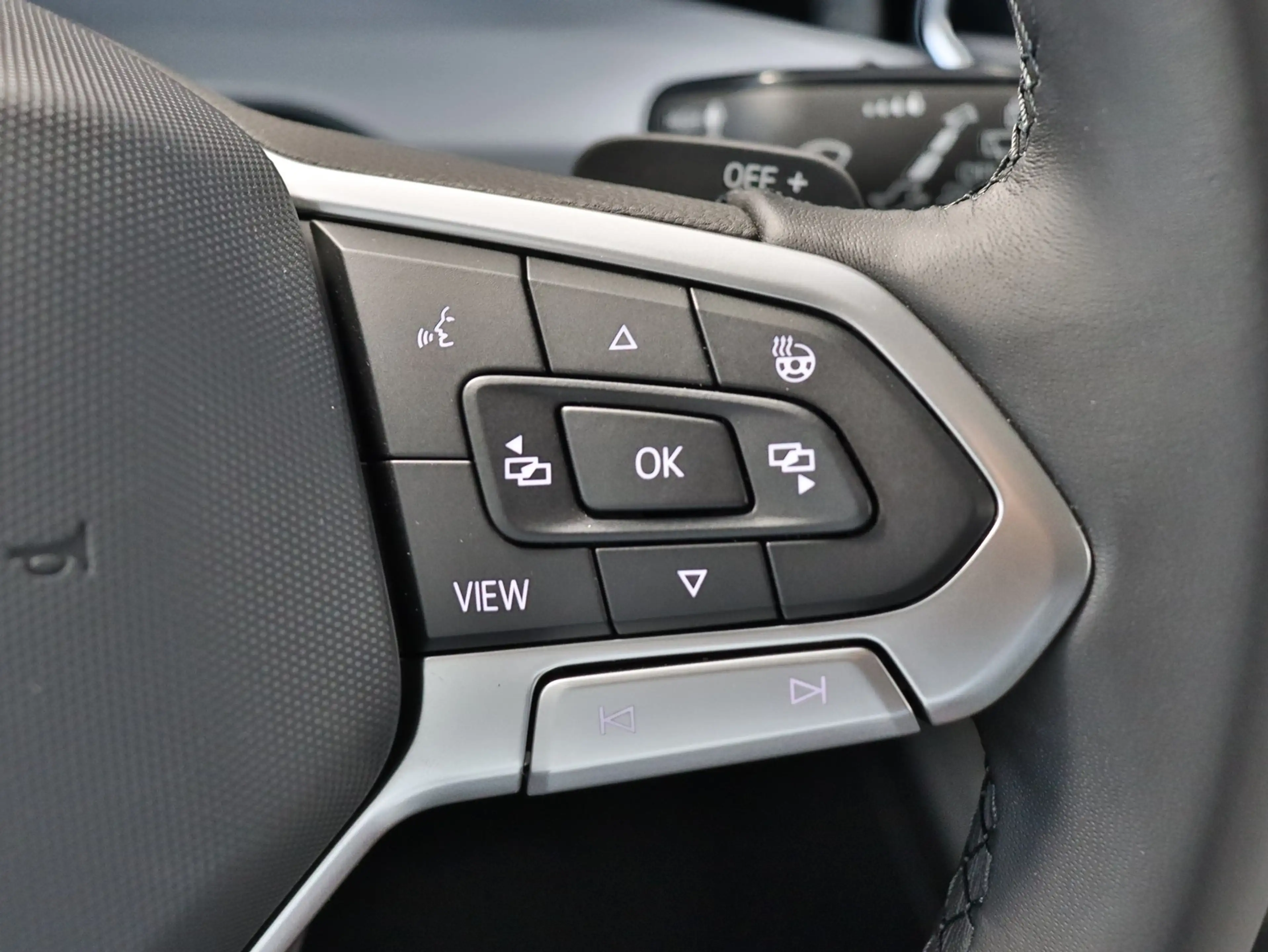 Volkswagen Golf VIII GOAL 1.5TSI DSG+AHK+KAMERA+APP+LED+ACC — photo 17