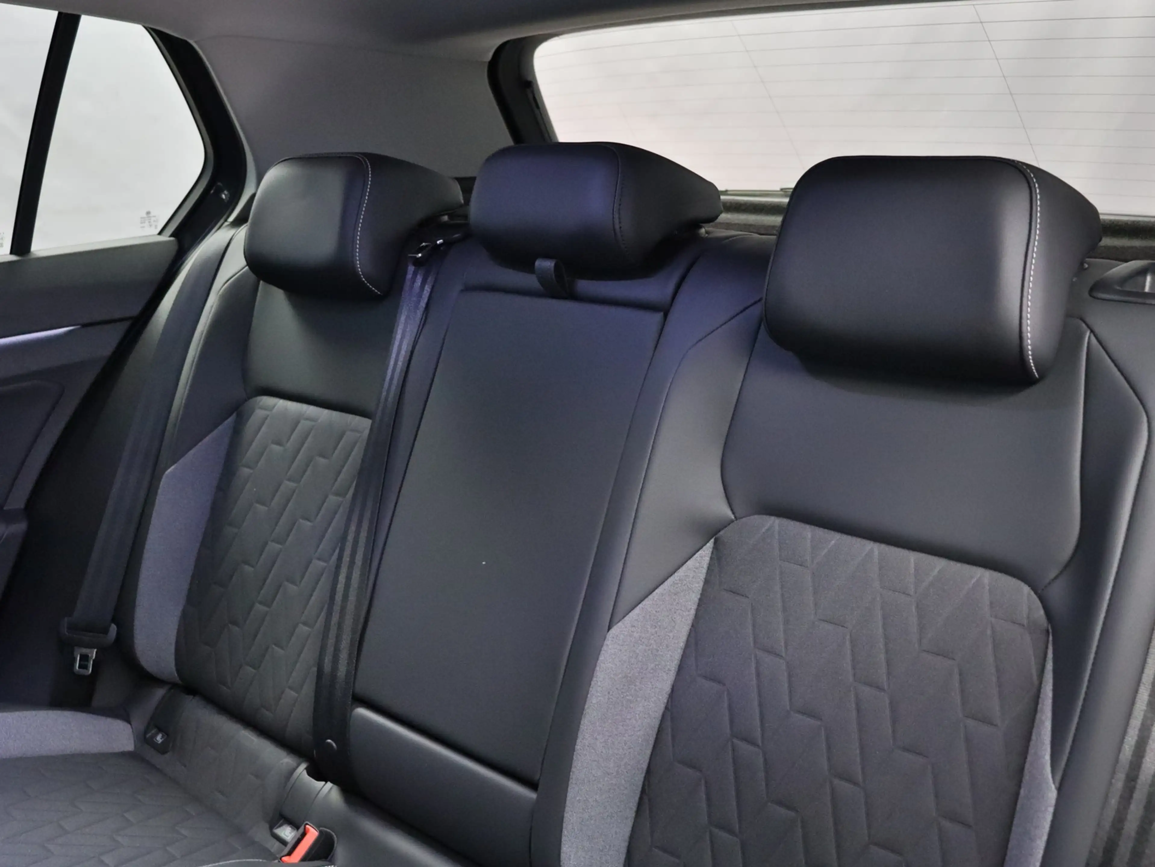 Volkswagen Golf VIII GOAL 1.5TSI DSG+AHK+KAMERA+APP+LED+ACC — photo 21