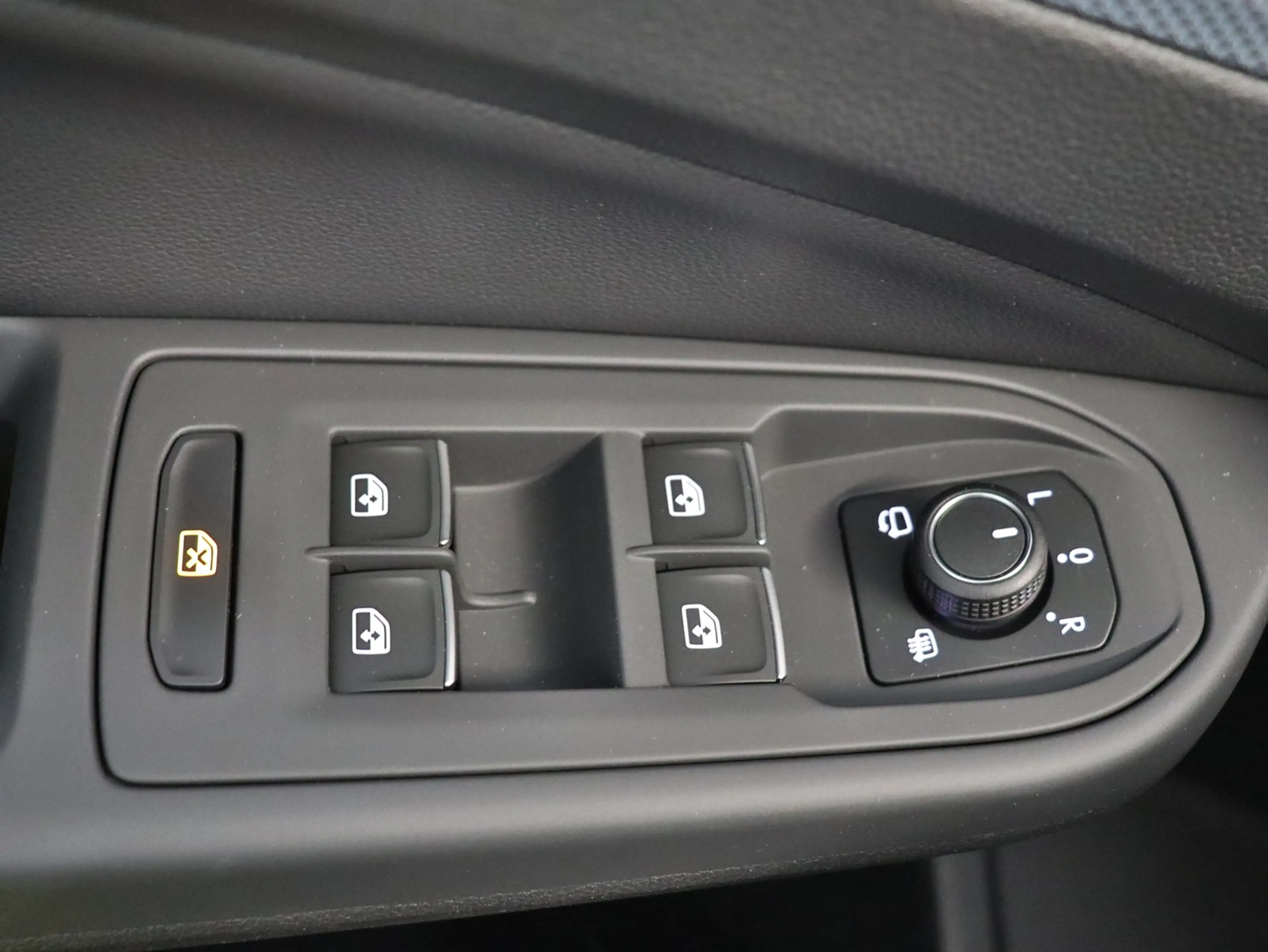 Volkswagen Golf VIII GOAL 1.5TSI DSG+AHK+KAMERA+APP+LED+ACC — photo 14