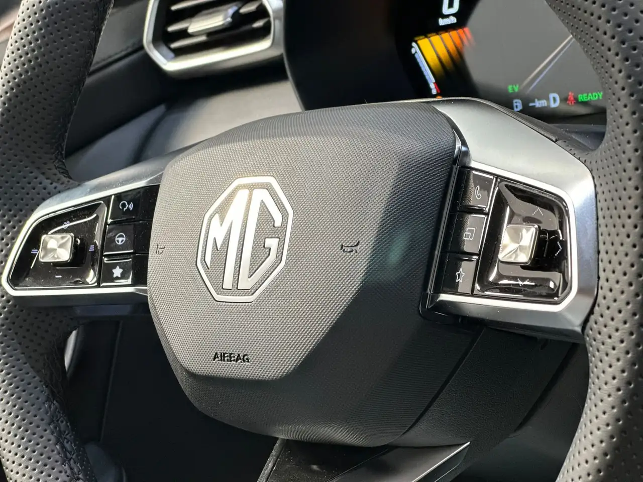 MG ZS 1.5 hybrid+ Luxury auto, миниатюра 15