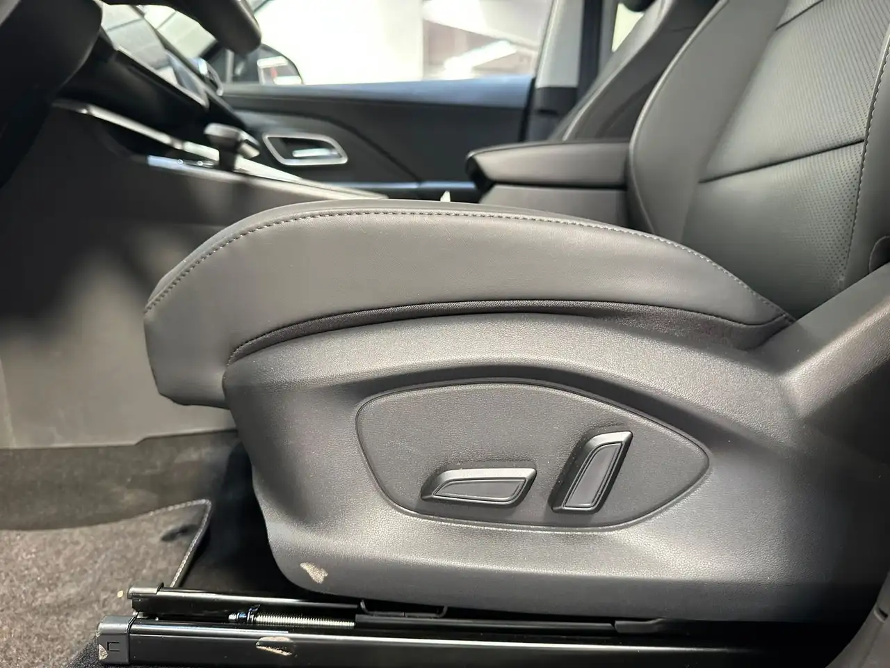 MG ZS 1.5 hybrid+ Luxury auto, миниатюра 11