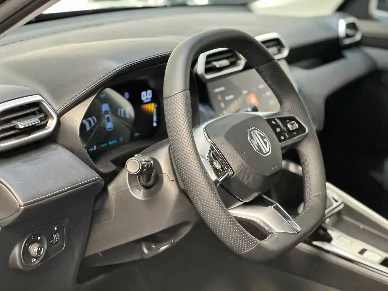 MG ZS 1.5 hybrid+ Luxury auto, миниатюра 5