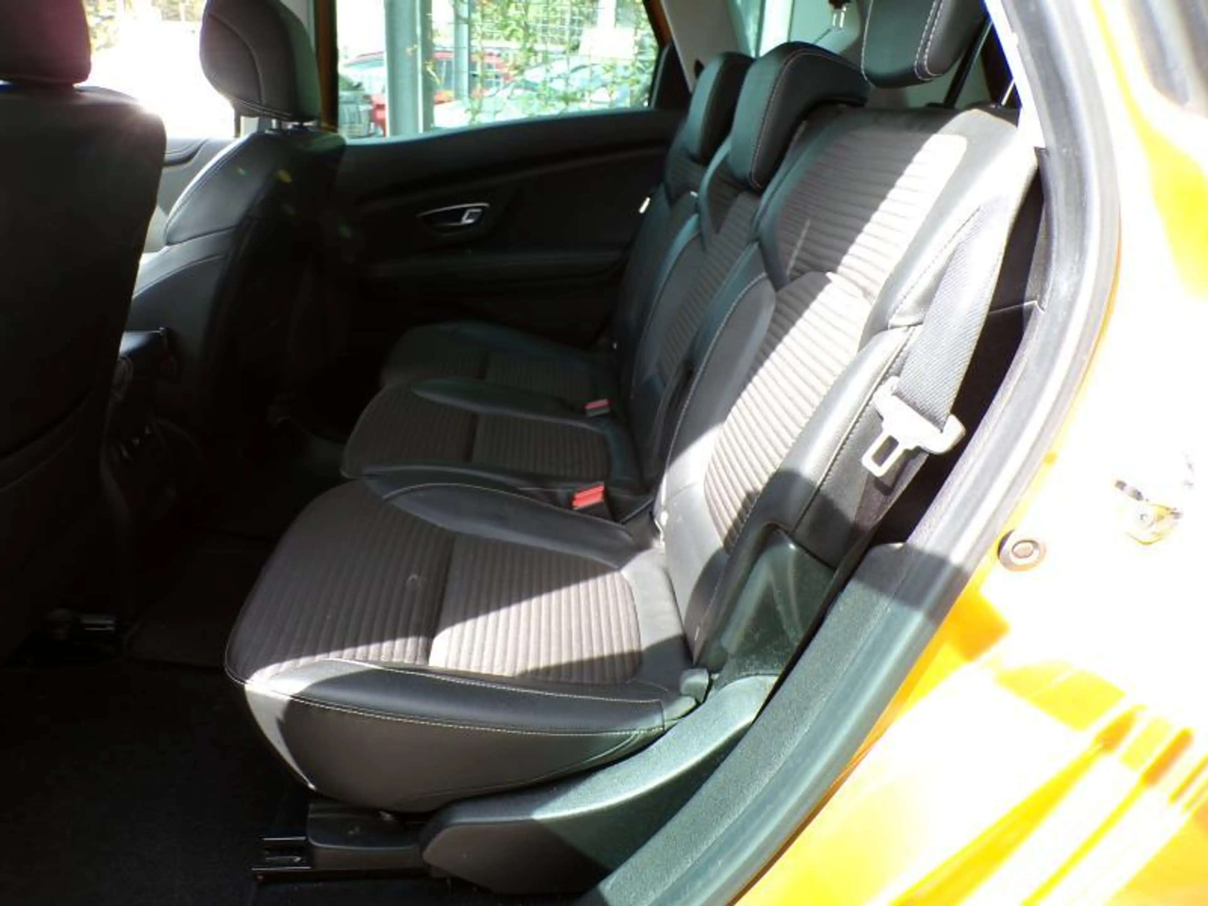 Renault Scenic 1.33 115cv Orange 04/19 Airco GPS Capteurs Cruise — photo 8