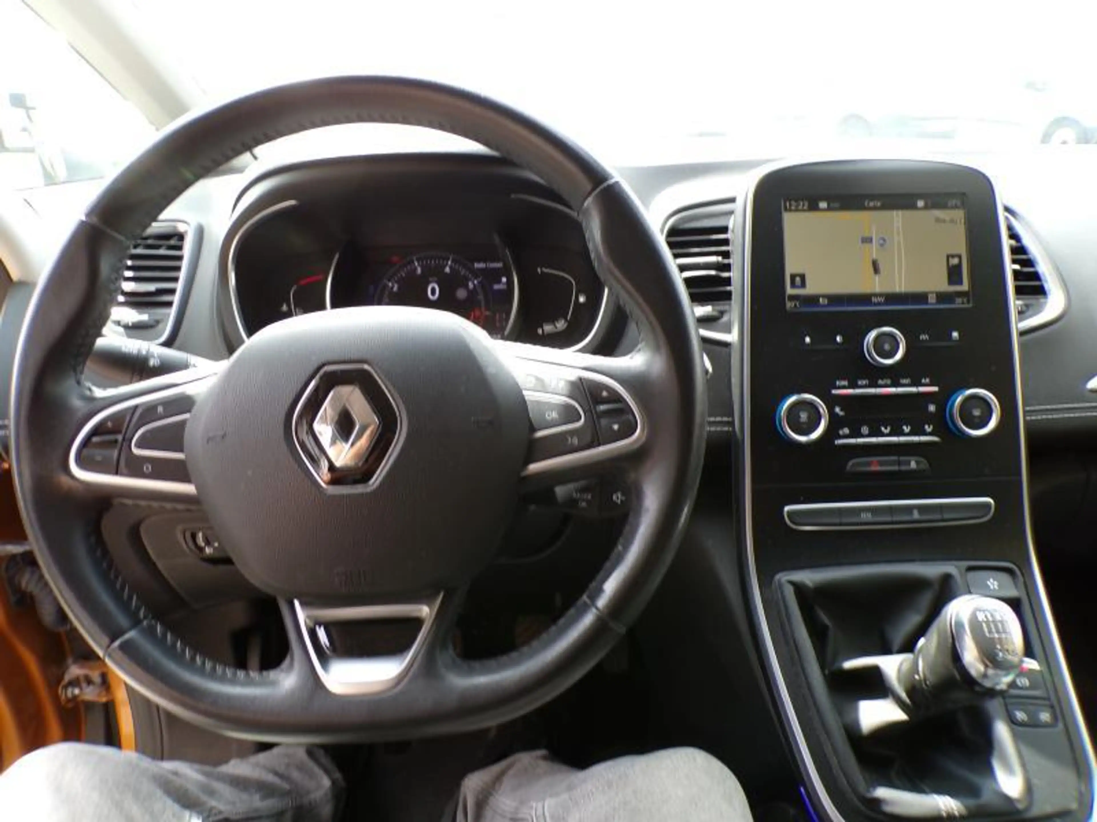 Renault Scenic 1.33 115cv Orange 04/19 Airco GPS Capteurs Cruise — photo 12