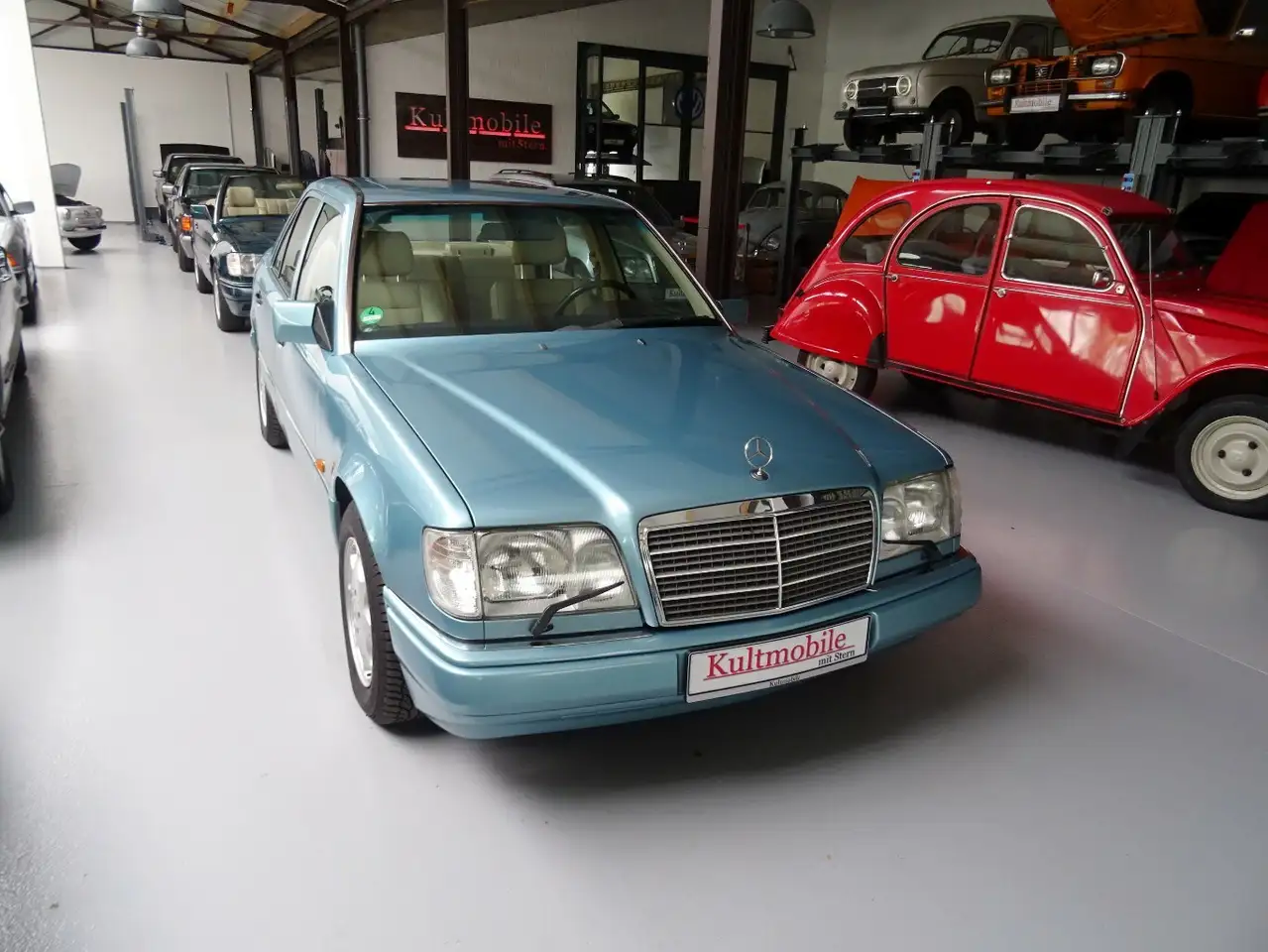 Mercedes-Benz 320