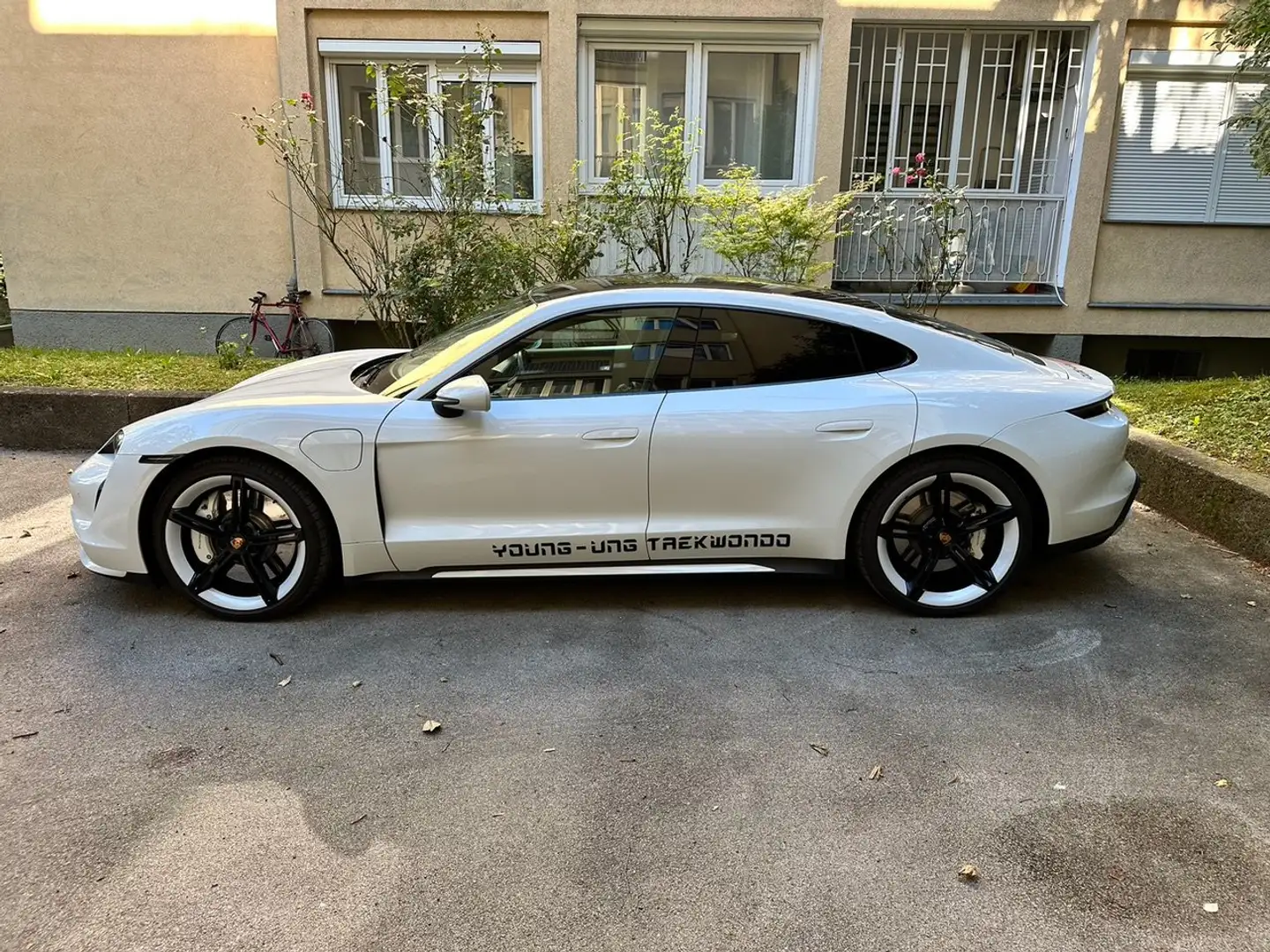 Porsche Taycan Taycan Turbo 83,7kWh Turbo Weiß - 2