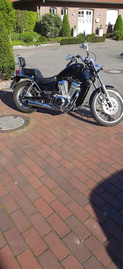 Suzuki Intruder C Chopper Noir - 1