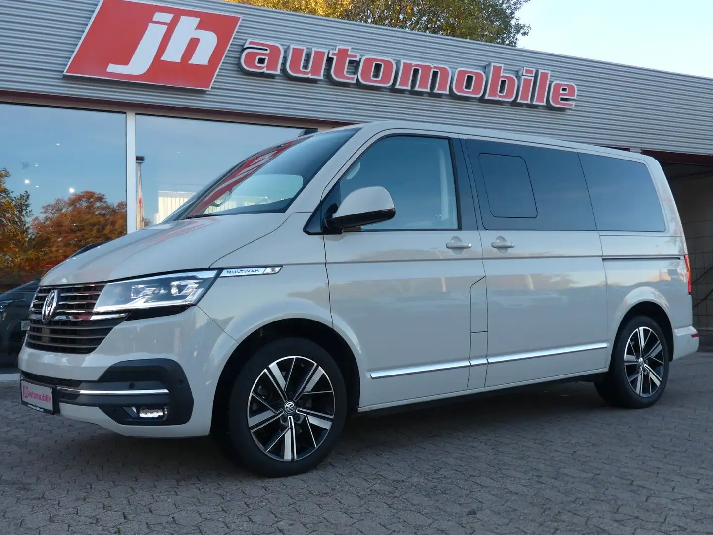 Volkswagen T6 Multivan T6.1 Multivan Highline ACC*DCC*AHK Grau - 1