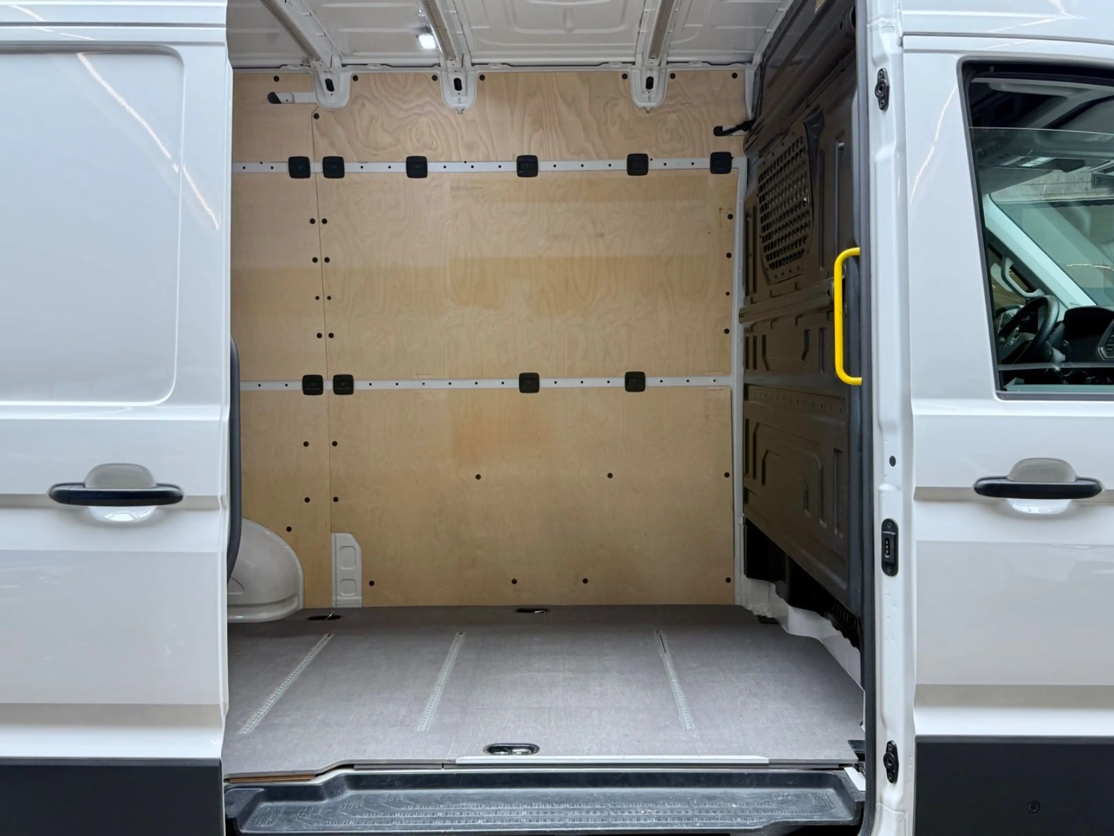 Volkswagen Crafter 2.0 TDI L3H3 1.HAND AHK CAM PDC TEMPOMAT — photo 13