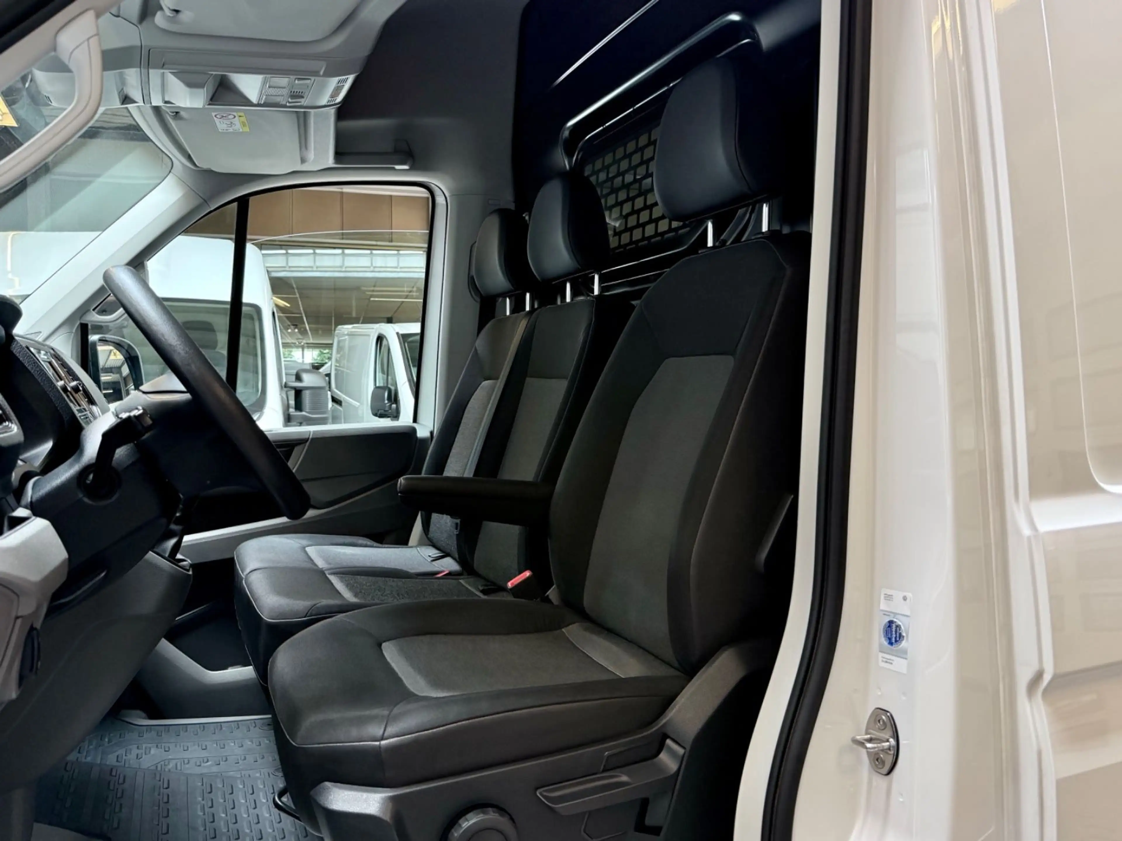 Volkswagen Crafter 2.0 TDI L3H3 1.HAND AHK CAM PDC TEMPOMAT — photo 14