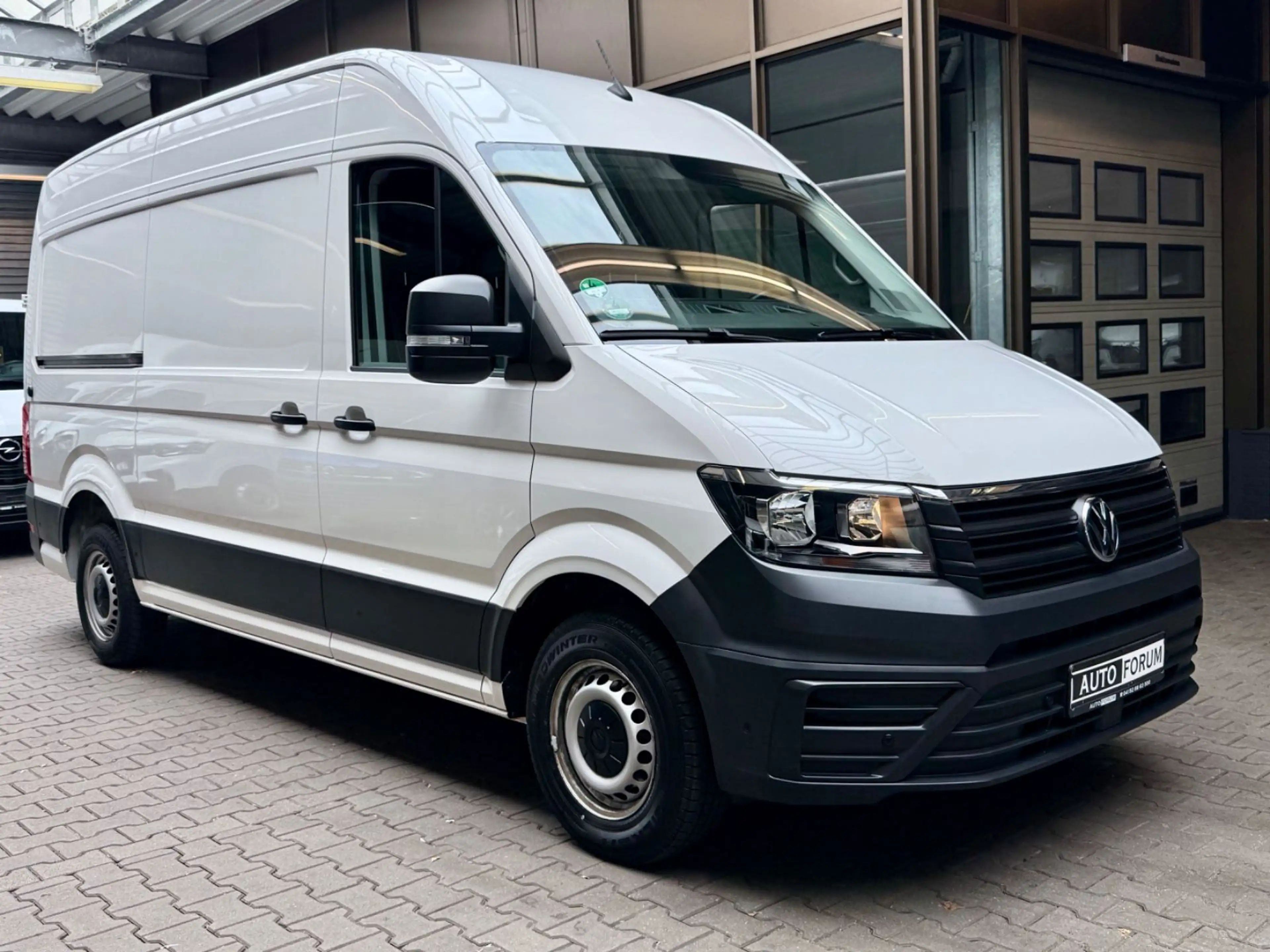 Volkswagen Crafter 2.0 TDI L3H3 1.HAND AHK CAM PDC TEMPOMAT — photo 2