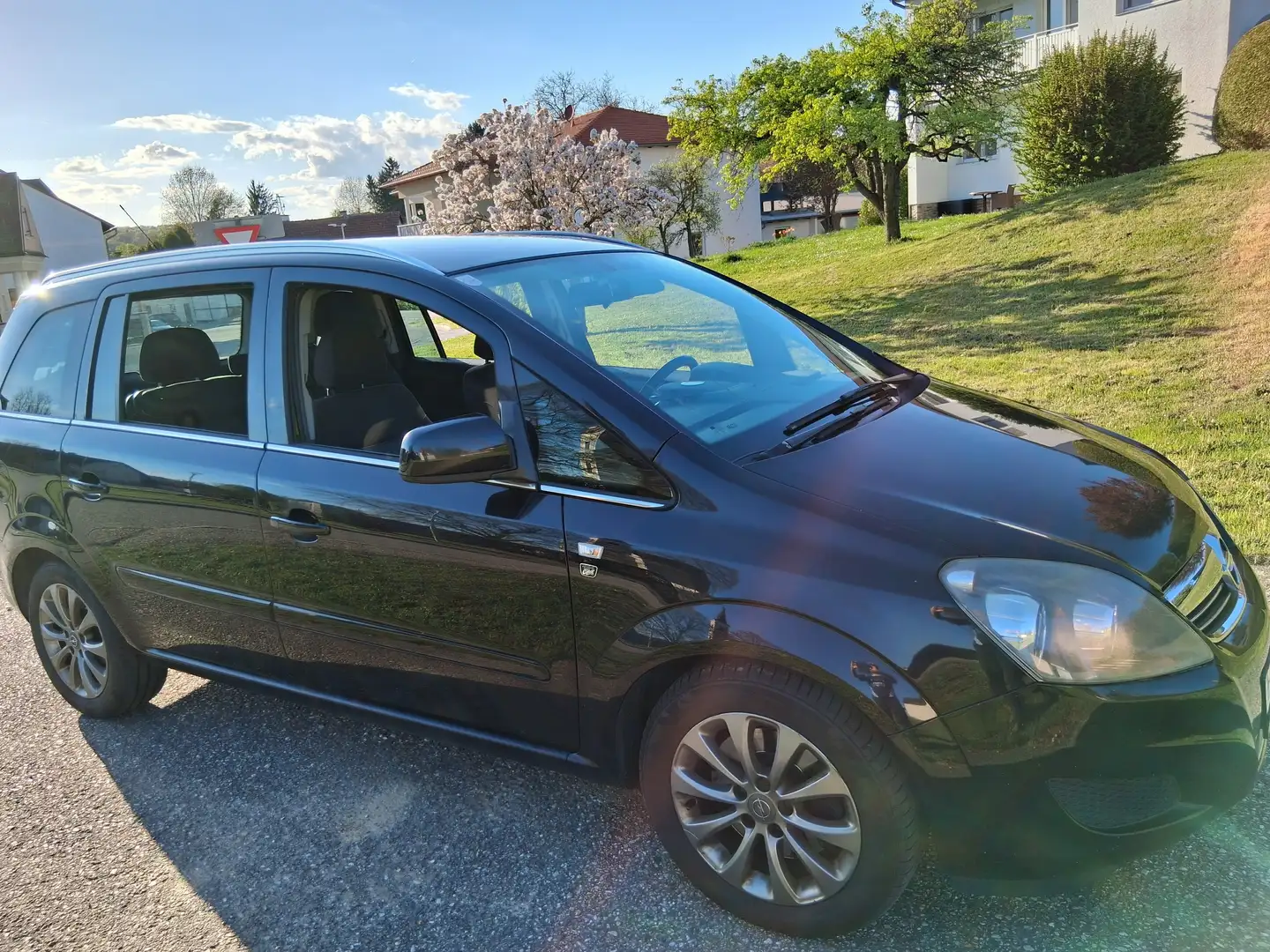 Opel Zafira 1,7 CDTI Ecoflex Edition Plus DPF Schwarz - 2