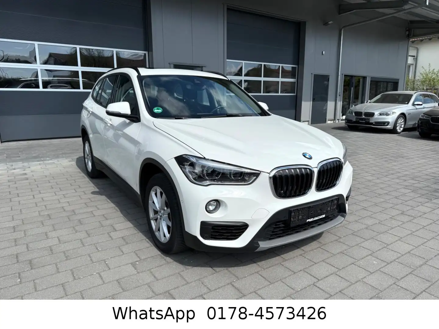 BMW X1 xDrive18d Advantage Pano/AHK/Kamera Blanc - 1