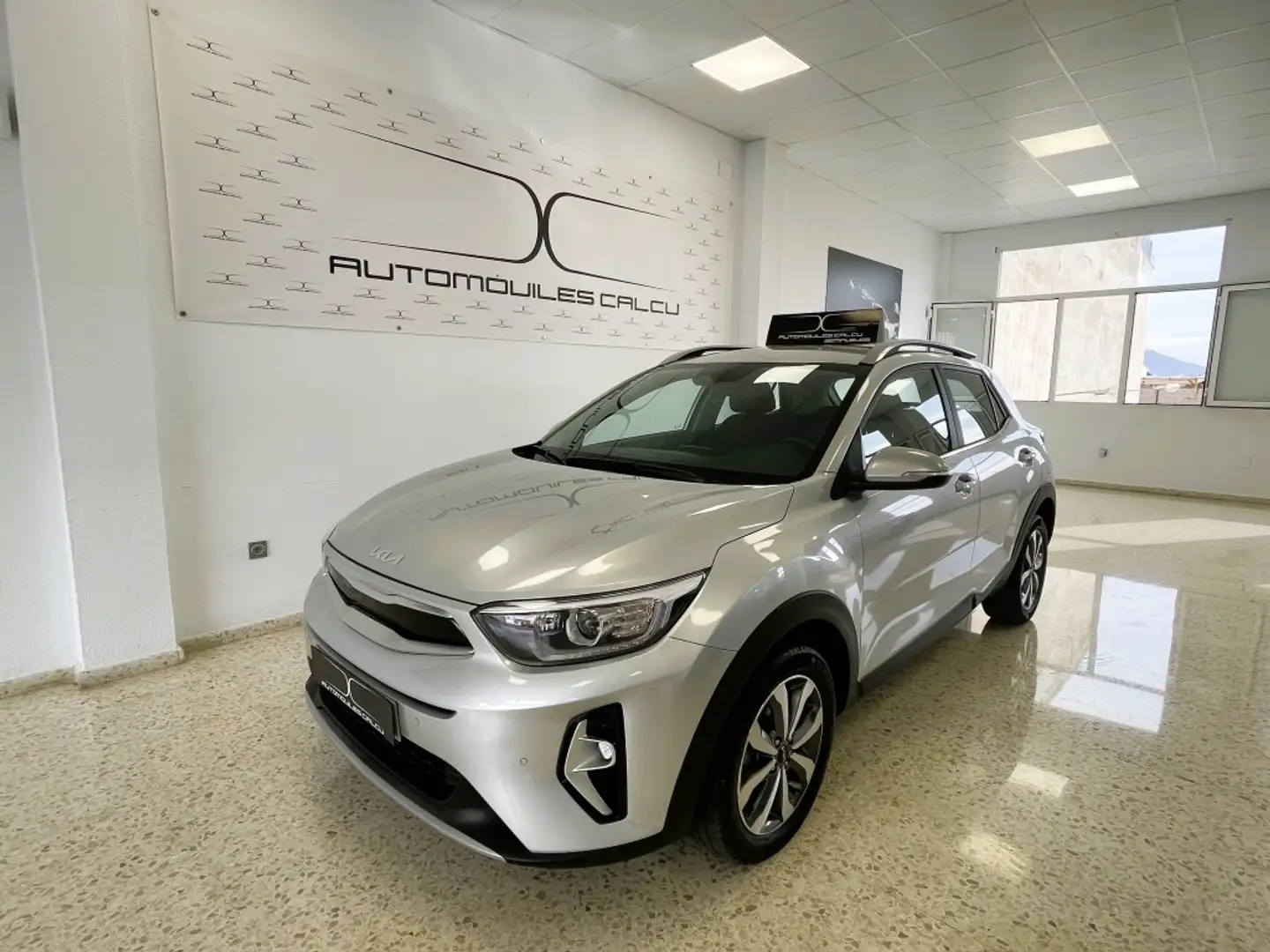 Kia Stonic 1.0 T-GDi MHEV Drive 100 Plateado - 1