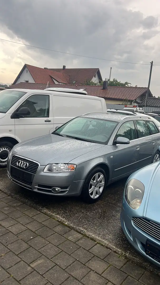 Audi A4 1.8 T Grau - 2