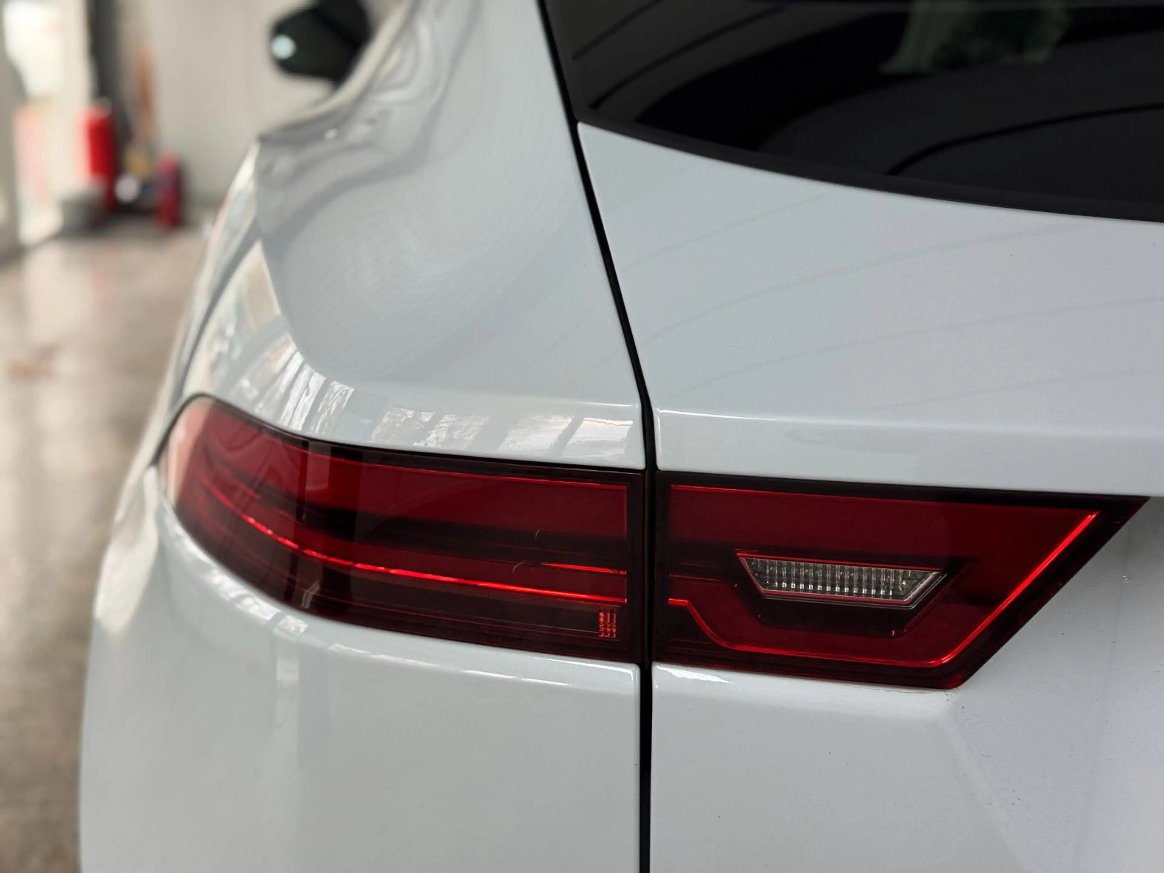 Jaguar E-Pace E-PACE D240*HSE*AWD*Pano*LED*Memory*Audio — photo 13