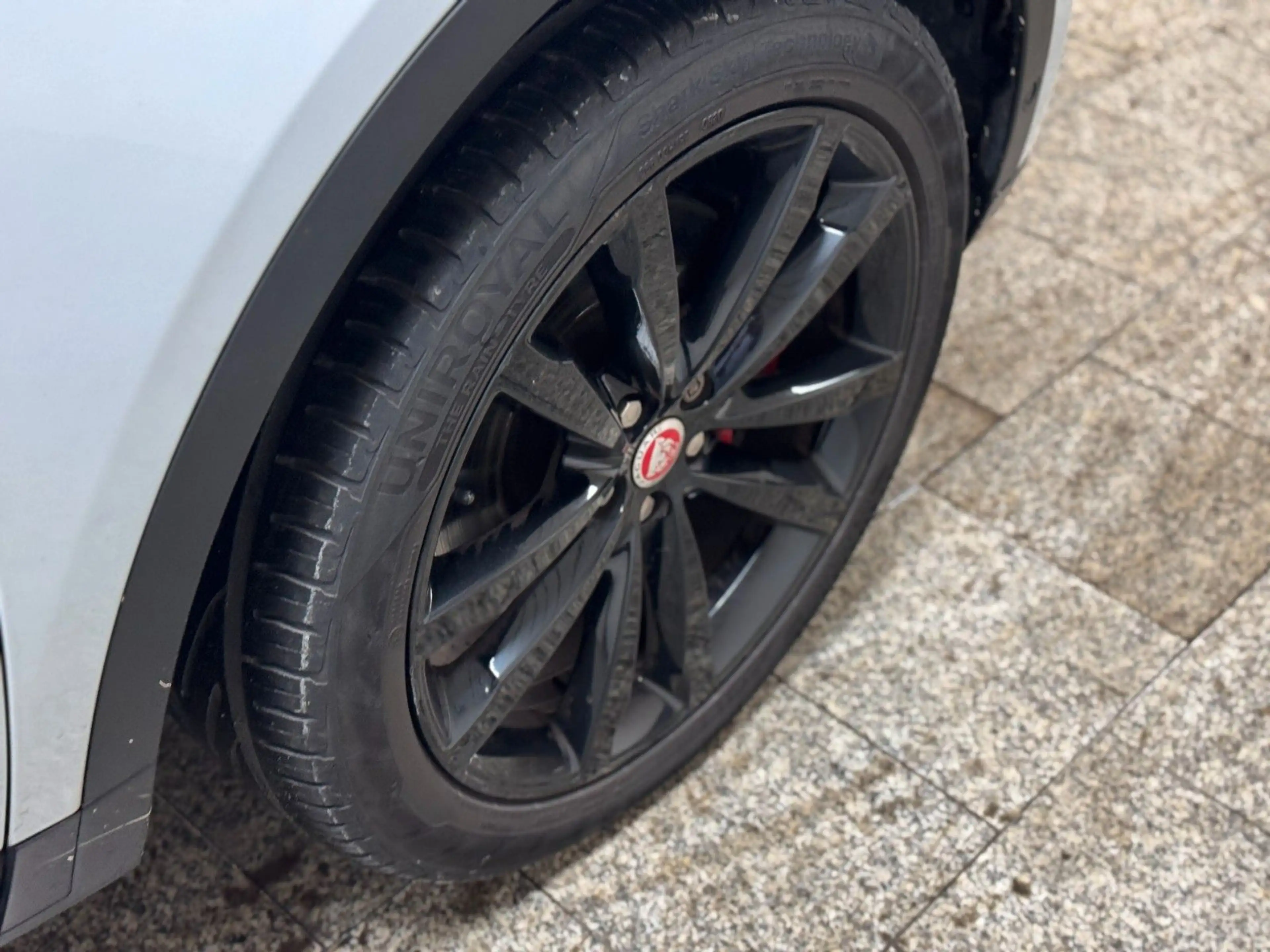 Jaguar E-Pace E-PACE D240*HSE*AWD*Pano*LED*Memory*Audio — photo 46