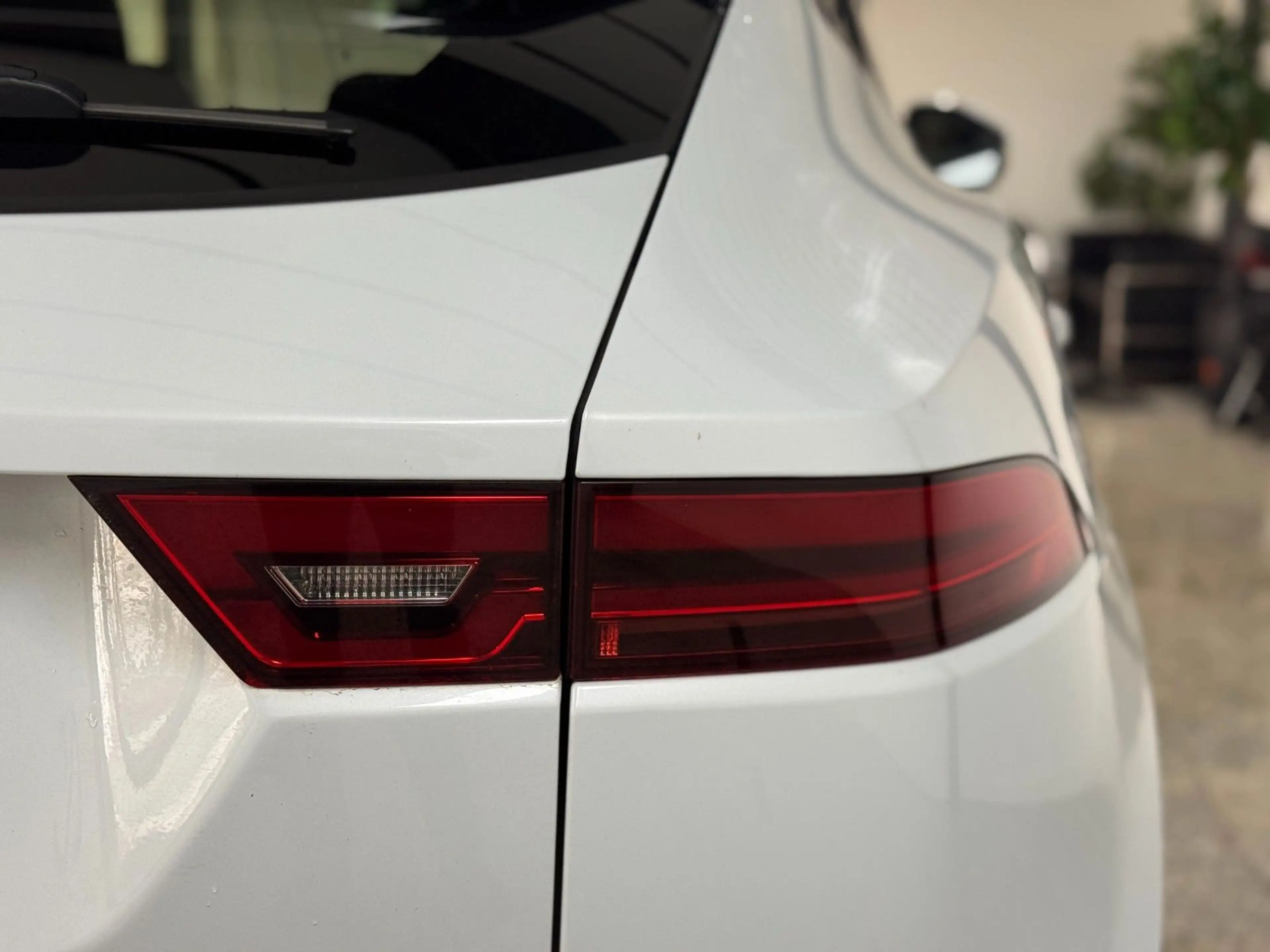 Jaguar E-Pace E-PACE D240*HSE*AWD*Pano*LED*Memory*Audio — photo 12