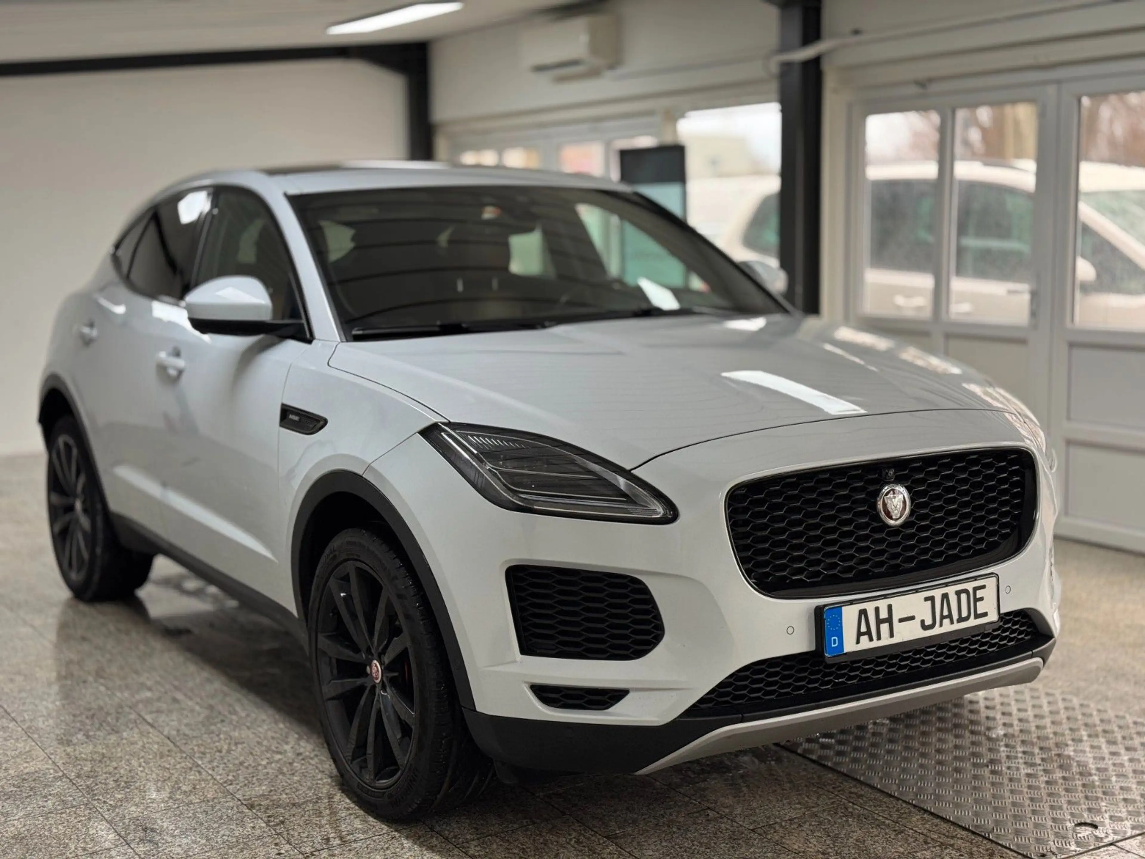 Jaguar E-Pace E-PACE D240*HSE*AWD*Pano*LED*Memory*Audio — photo 4