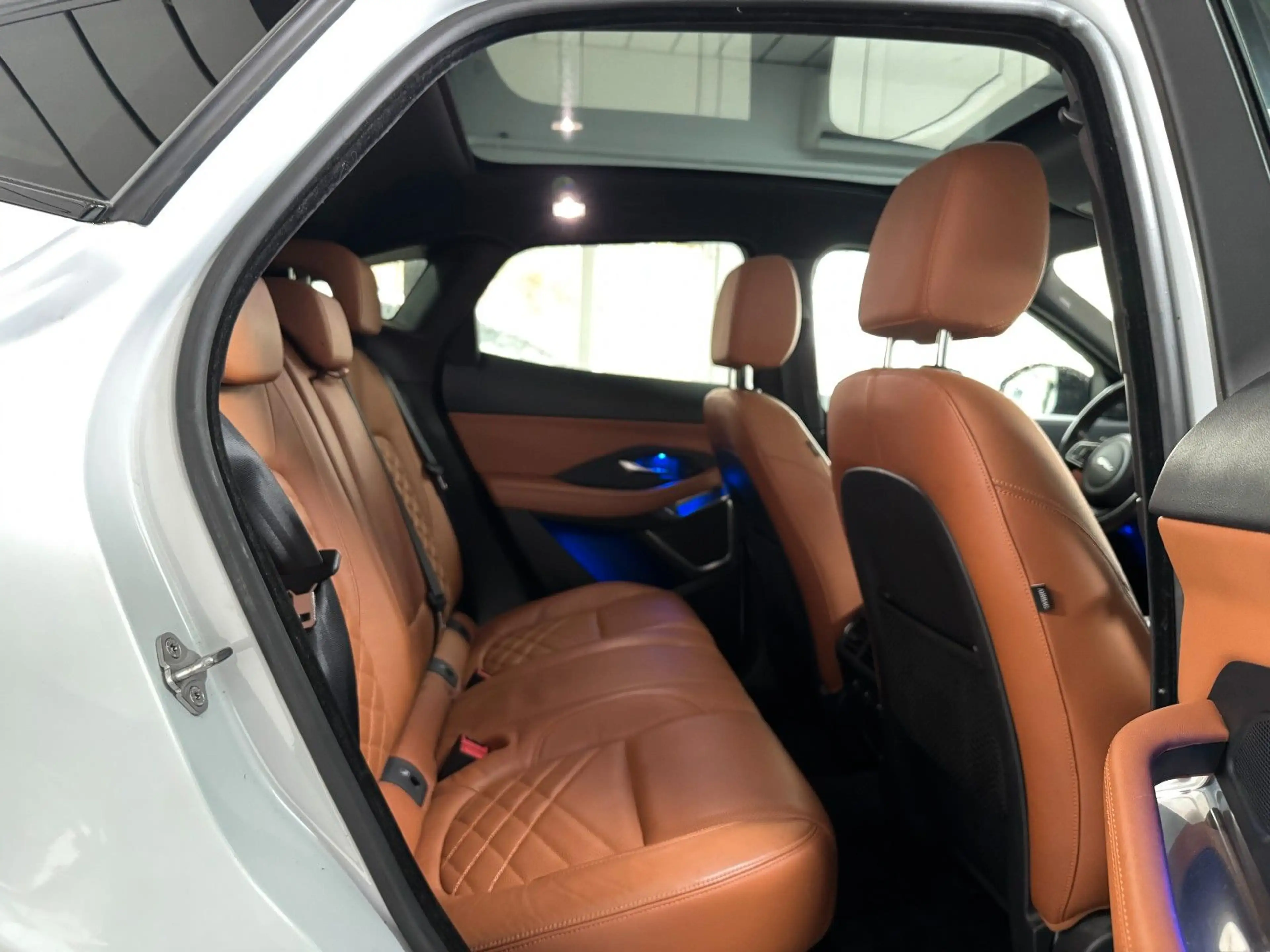 Jaguar E-Pace E-PACE D240*HSE*AWD*Pano*LED*Memory*Audio — photo 21