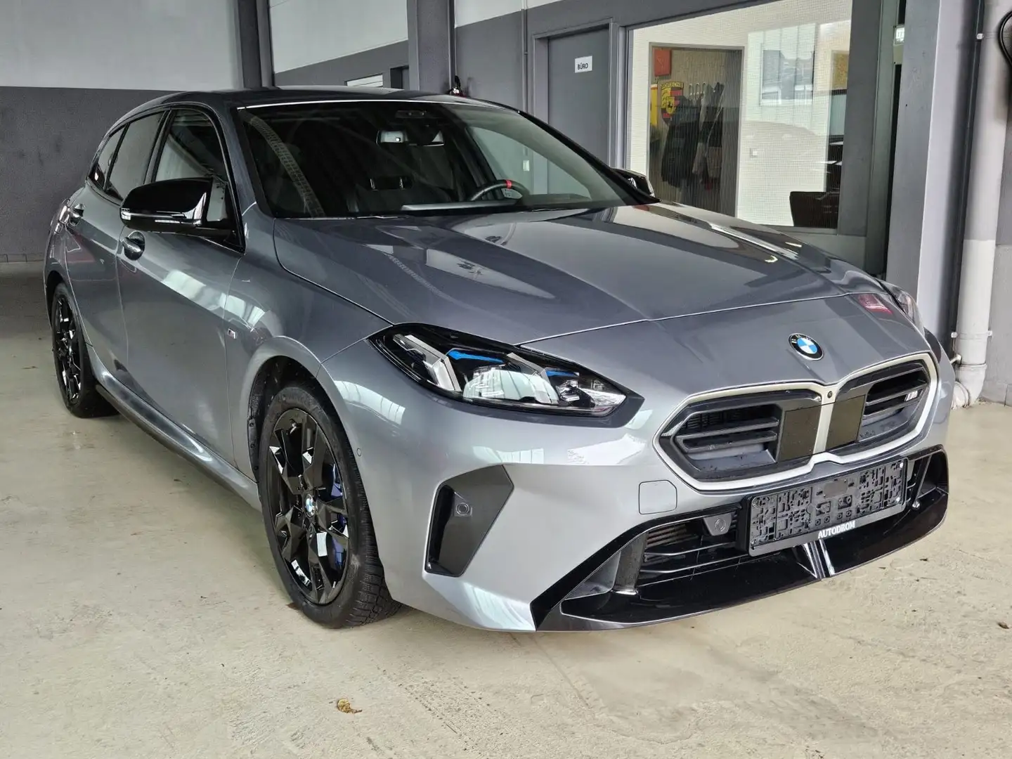 BMW 135 xDrive, M-Sport Pro+ H/K Sound+ Laser Gris - 1