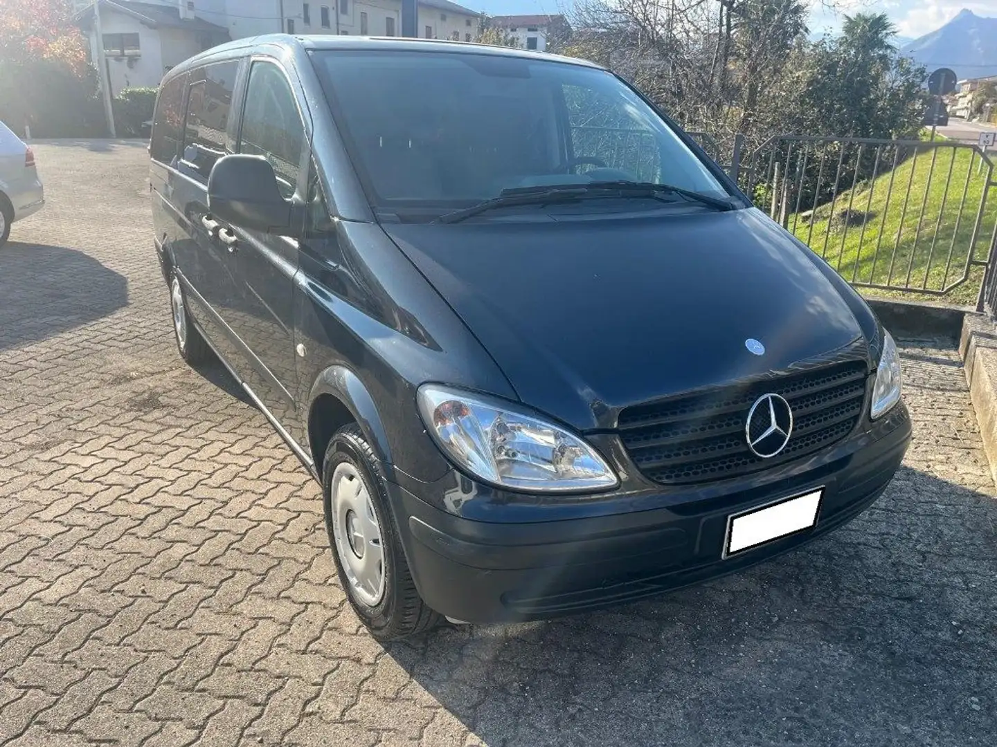Mercedes-Benz Vito 2.2 111 CDI PC-SL Kombi Long AUTOCARRO 6 POSTI Nero - 1