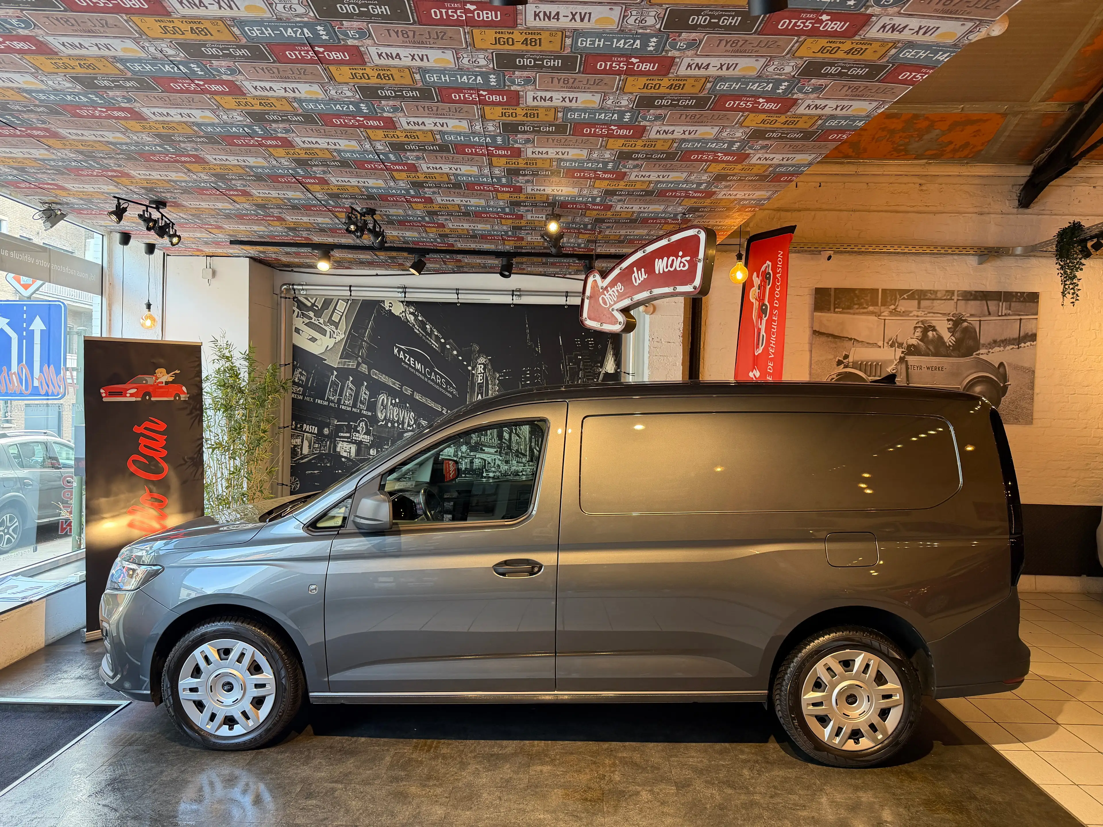 Ford Transit Connect 2.0 EcoBlue L2H1 * BOITE AUTO * TVA * SIEGES CHAUFFANTS * CARPLAY * GARANTIE FORD — photo 2