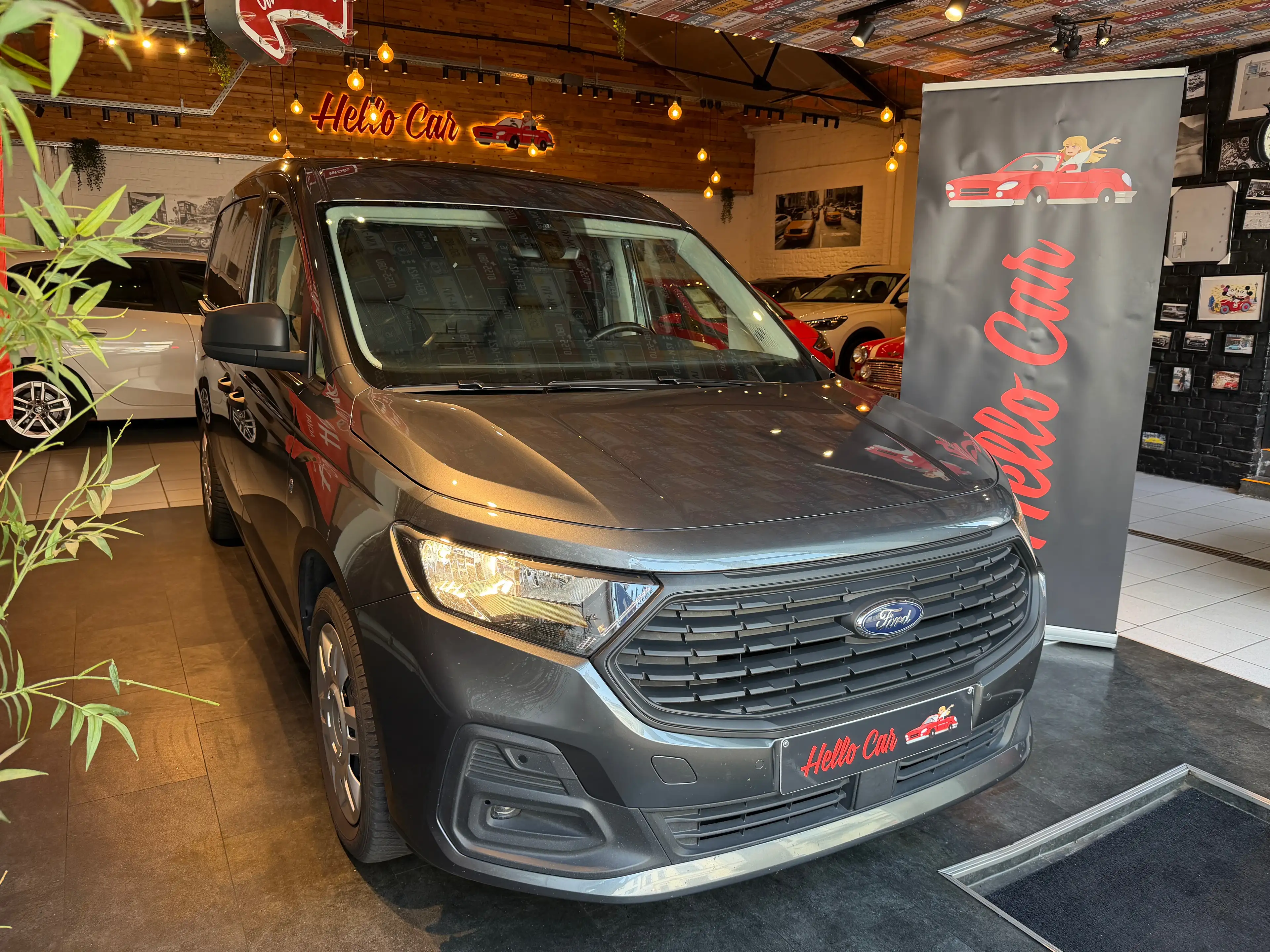 Ford Transit Connect 2.0 EcoBlue L2H1 * BOITE AUTO * TVA * SIEGES CHAUFFANTS * CARPLAY * GARANTIE FORD — photo 4