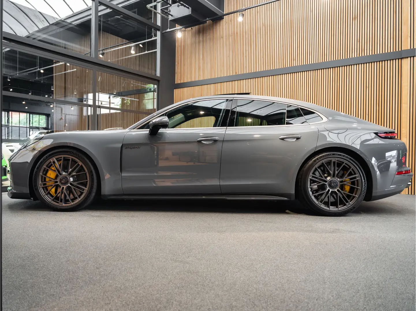 Porsche Panamera Turbo S Carbon Pakket 4.0 Turbo S PCCB E-Hybrid Gris - 2