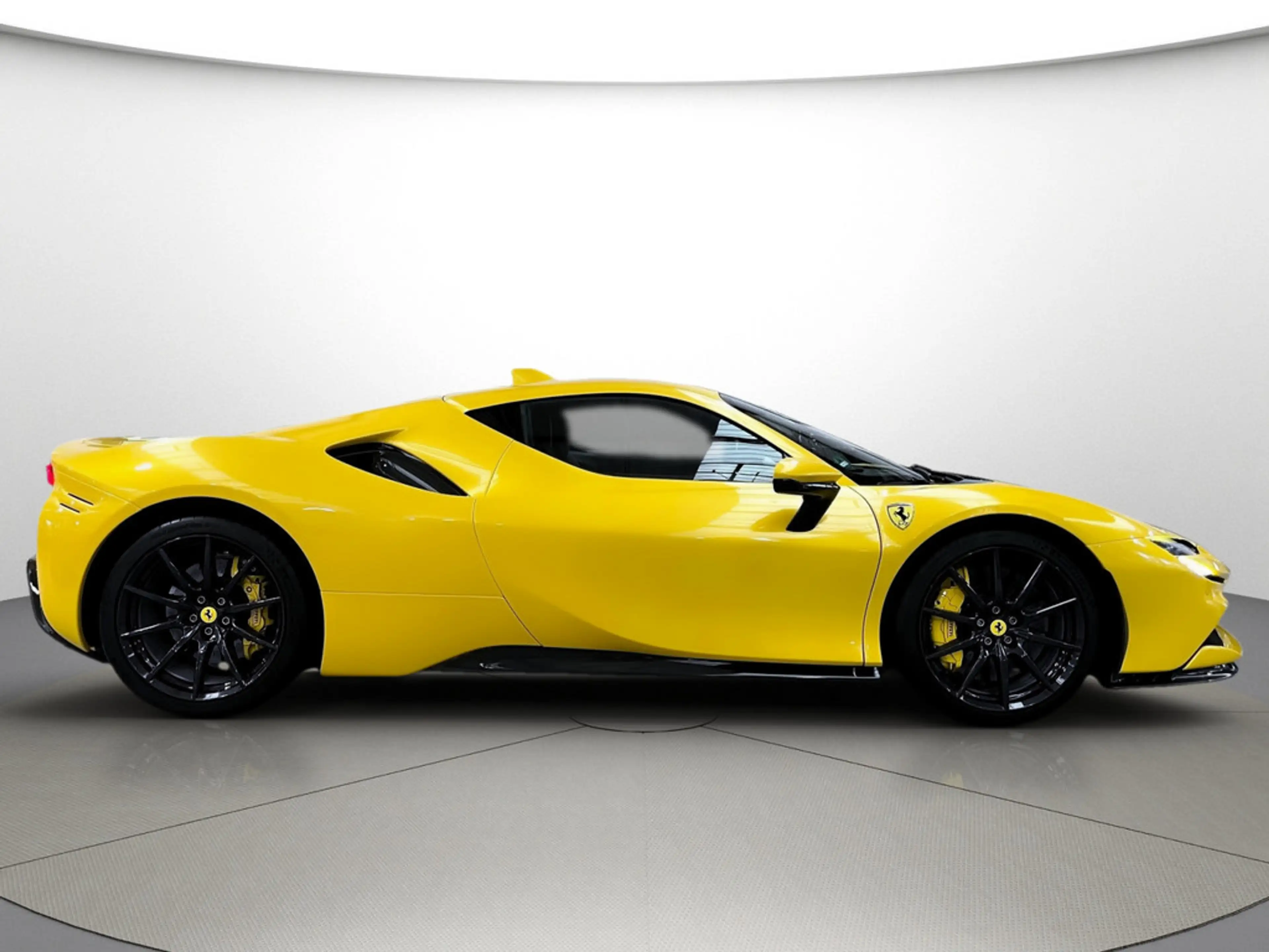 Ferrari SF90 Stradale CARBON*GIALLO TRIPLO STRATO — photo 6
