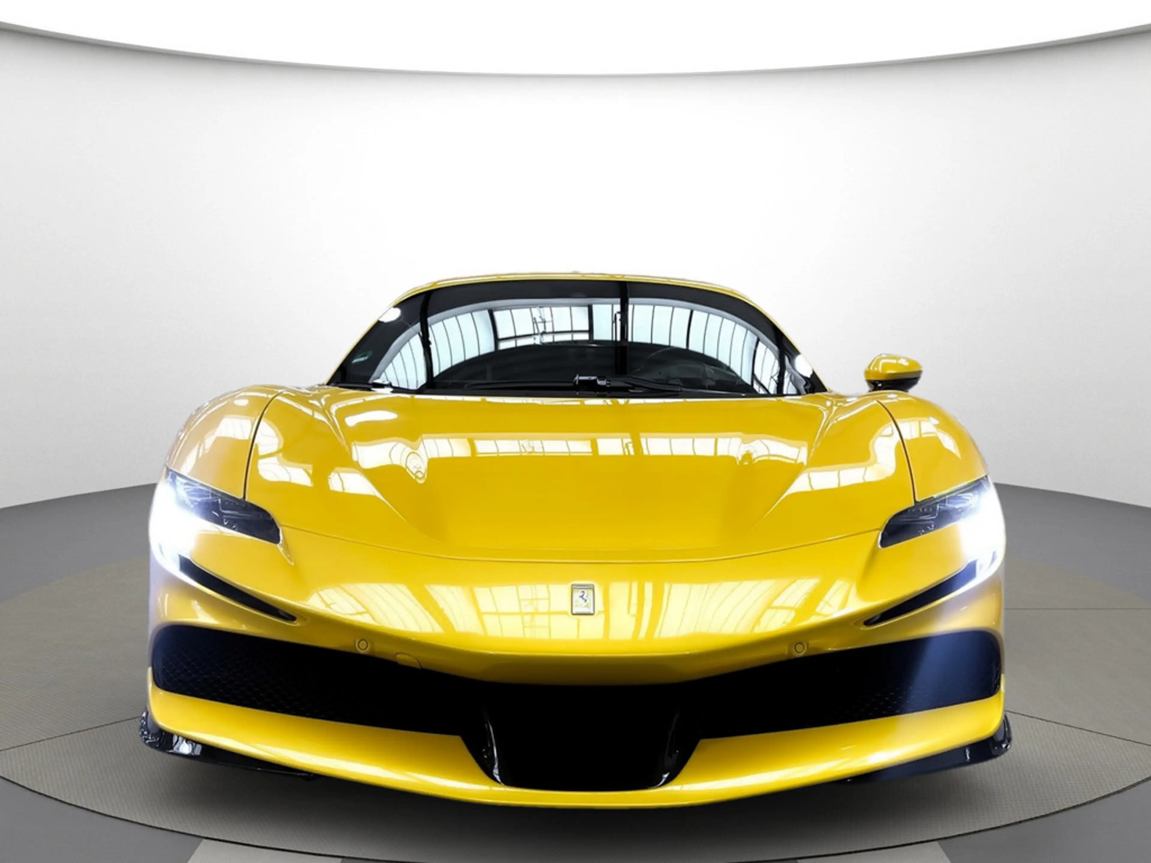 Ferrari SF90 Stradale CARBON*GIALLO TRIPLO STRATO — photo 4