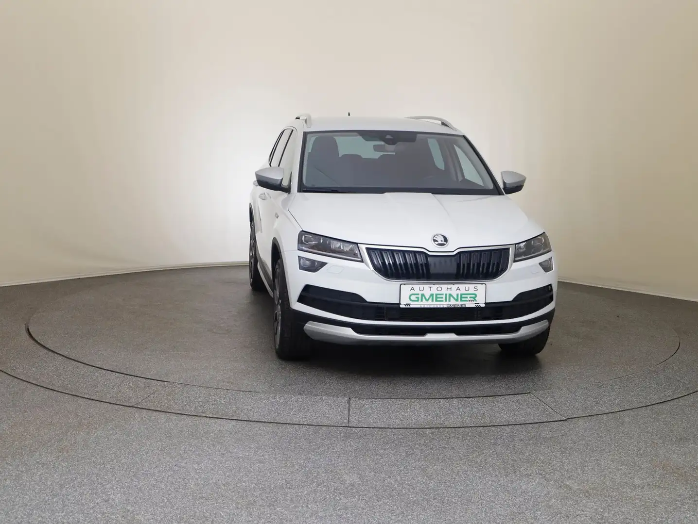 Skoda Karoq 4x4 SCOUT TDI DSG Weiß - 2