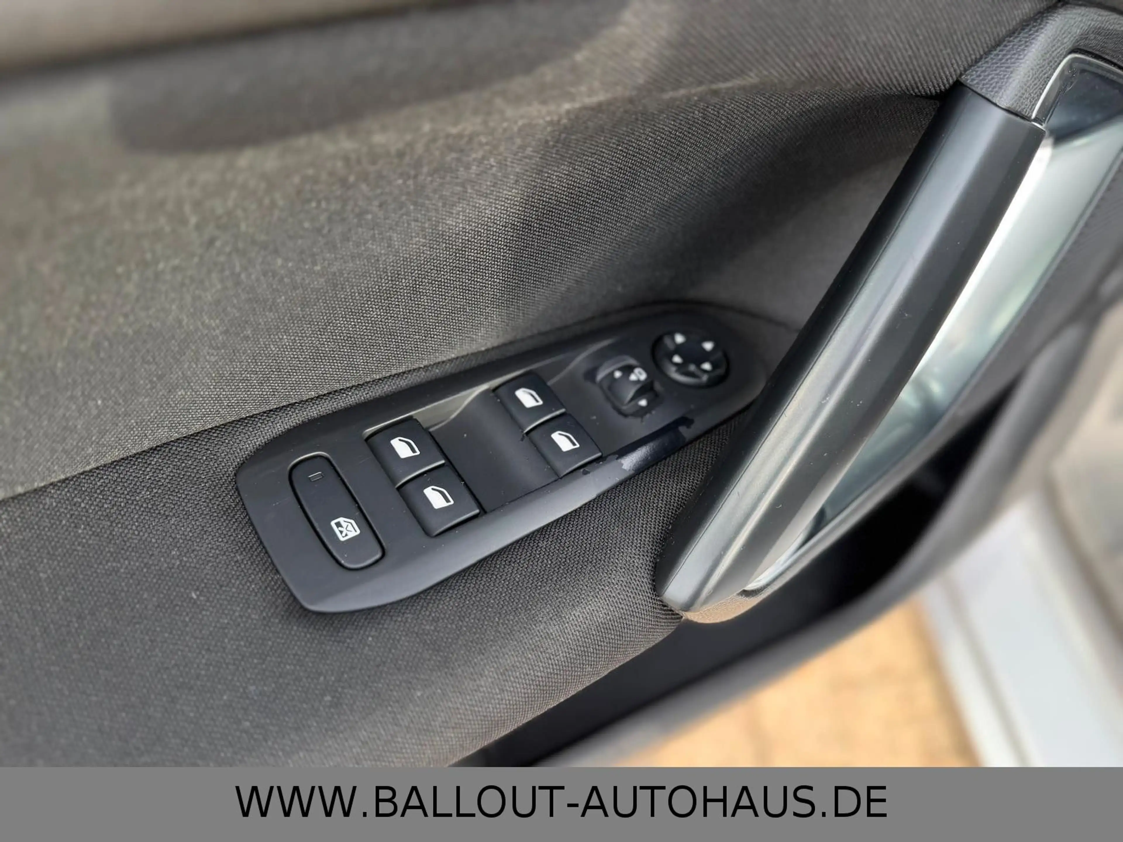 Peugeot 308 SW Allure*2.HAND*KLIMA*NAVI*TEMP*AHK*LED*SHZ — photo 10