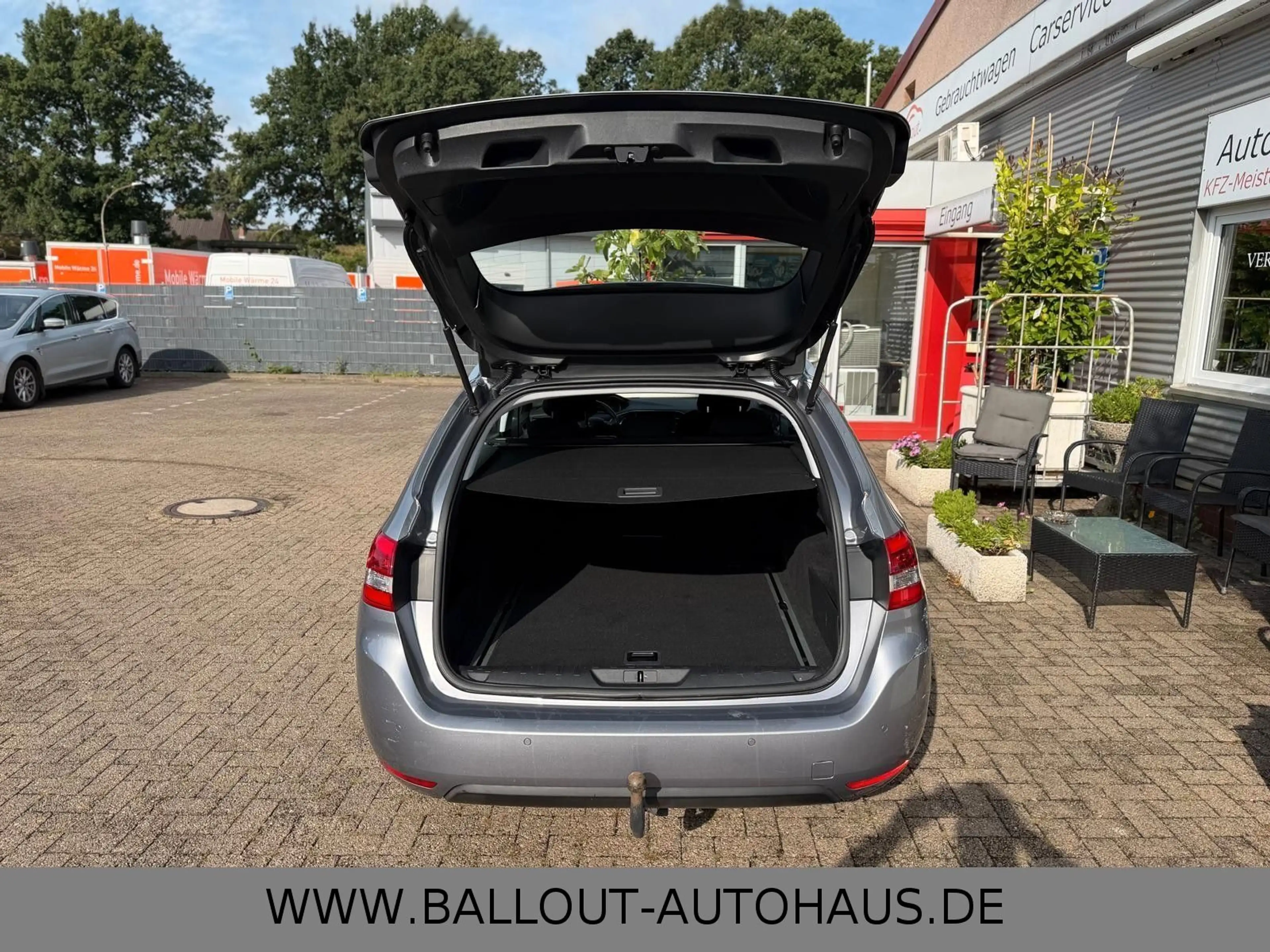 Peugeot 308 SW Allure*2.HAND*KLIMA*NAVI*TEMP*AHK*LED*SHZ — photo 14