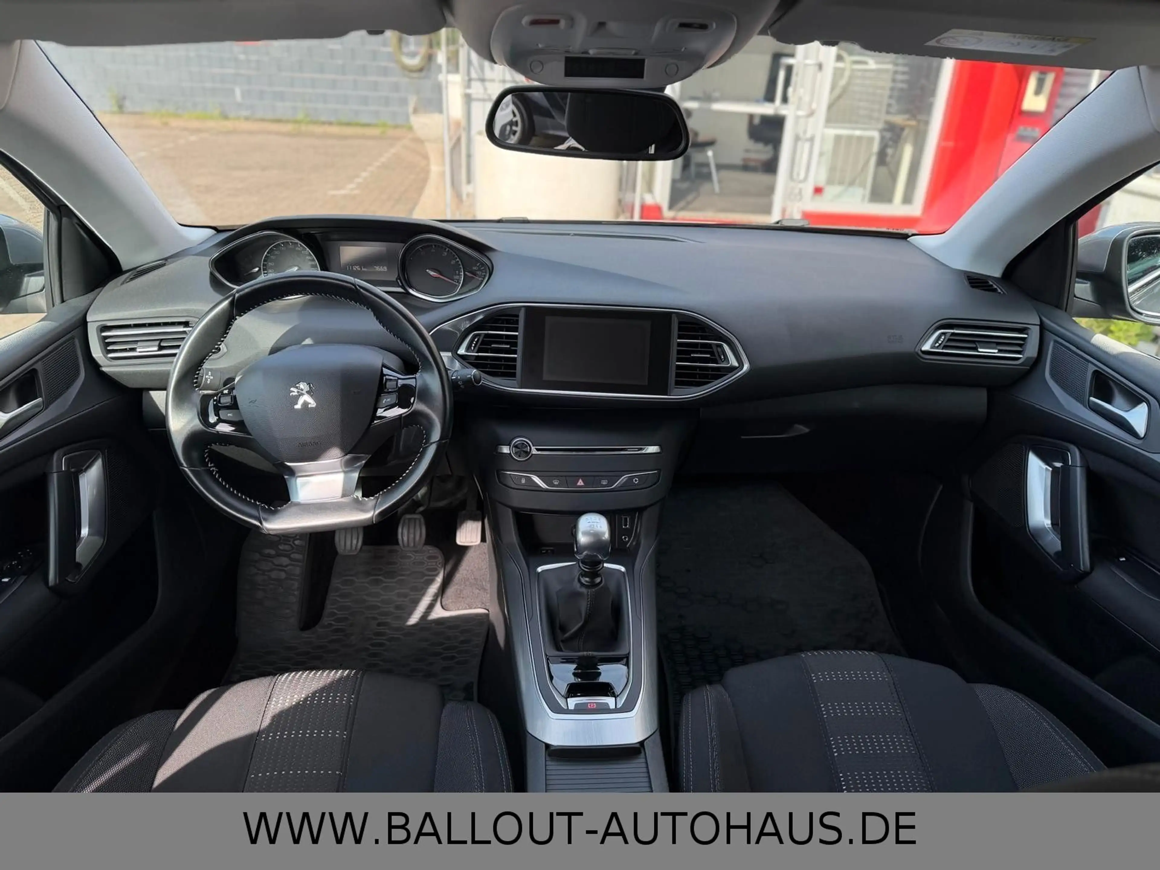 Peugeot 308 SW Allure*2.HAND*KLIMA*NAVI*TEMP*AHK*LED*SHZ — photo 13