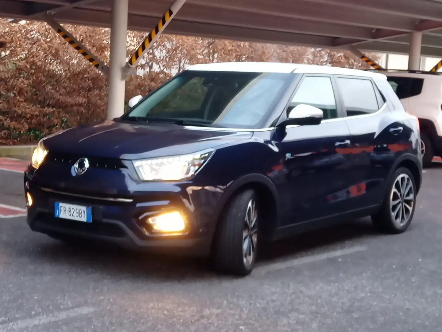 SsangYong Tivoli Tivoli 1.6d Be Visual Cool TA 2wd auto my18 Blue - 1