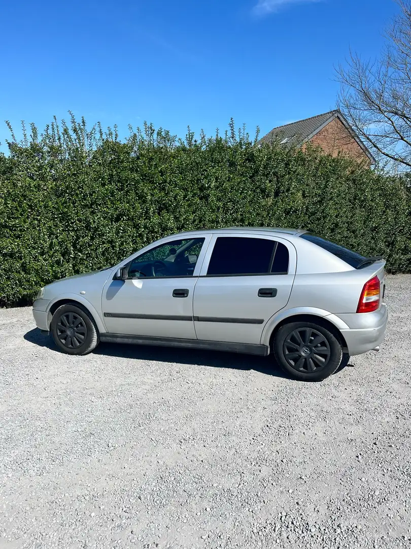 Opel Astra 1.6 i - 1