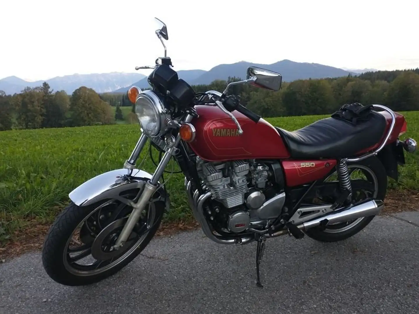 Yamaha XJ 550 Červená - 1