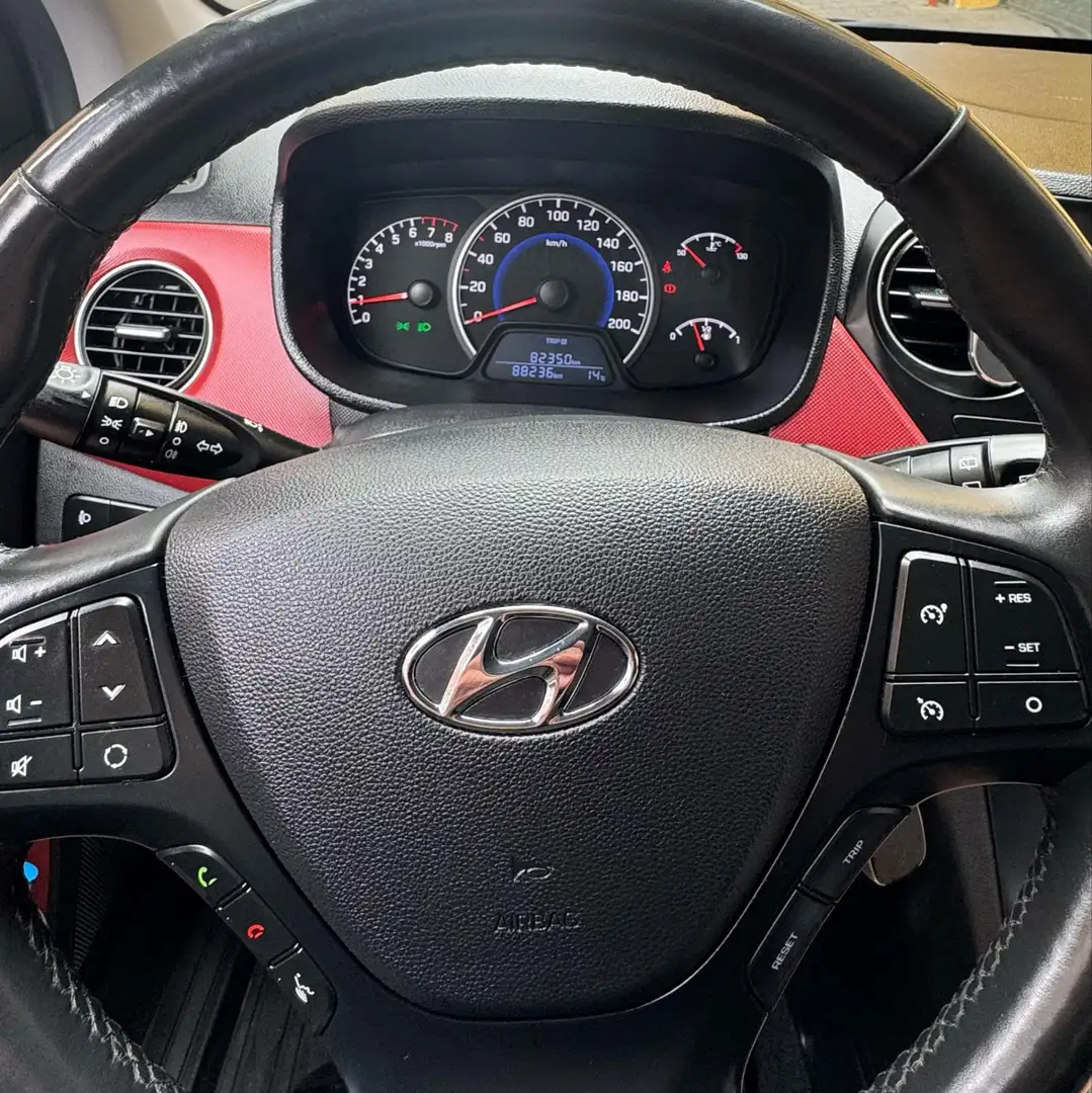 Hyundai i10 1.0 Passion Rouge - 1