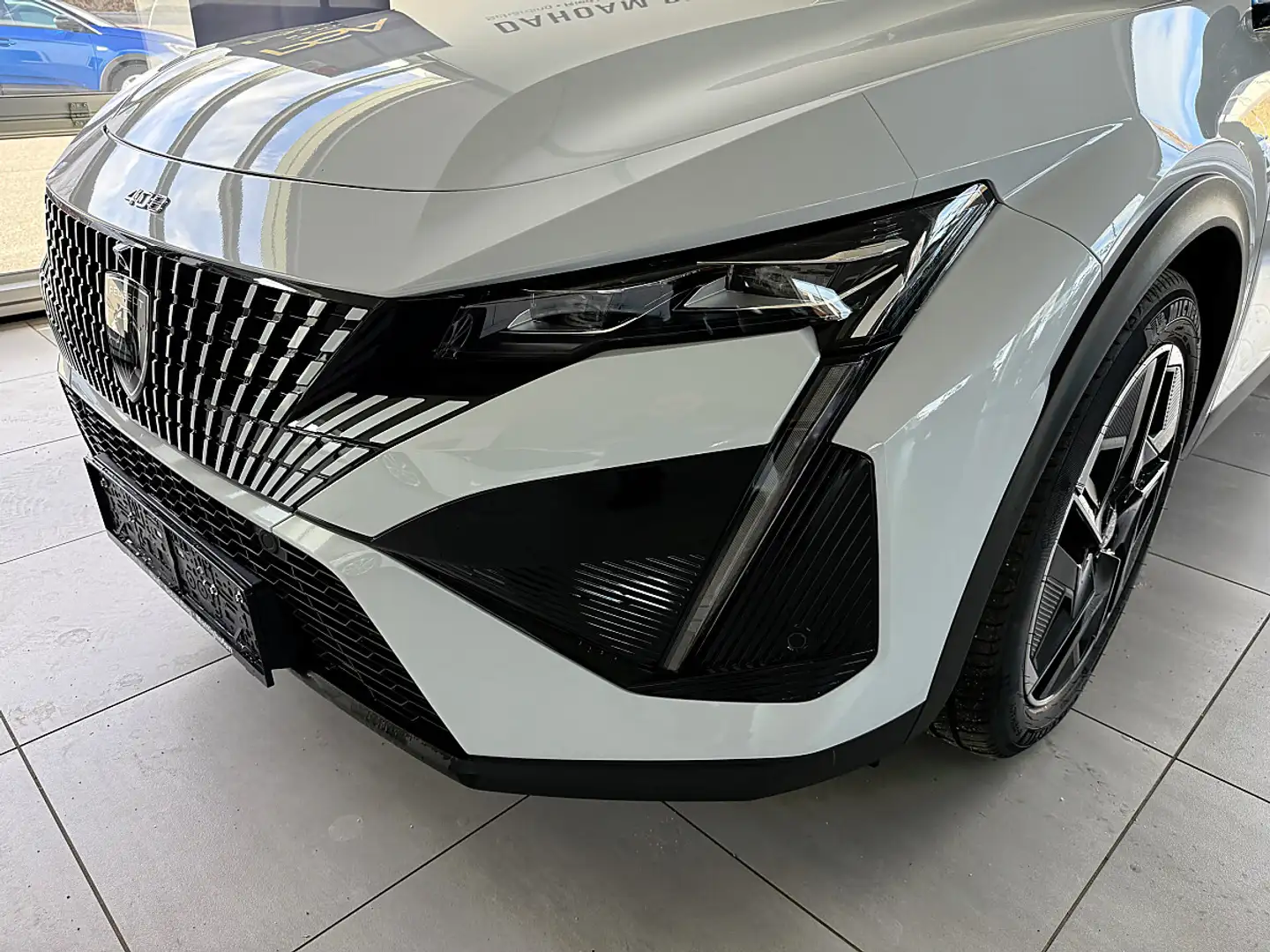 Peugeot 408 Hybrid 145 e-DCS6 GT 360 Vision Pack Weiß - 2