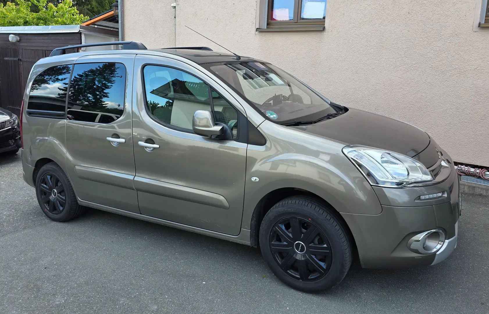 Citroen Berlingo Berlingo Multispace VTi 120  mit Standheizung/ AHK Braun - 1