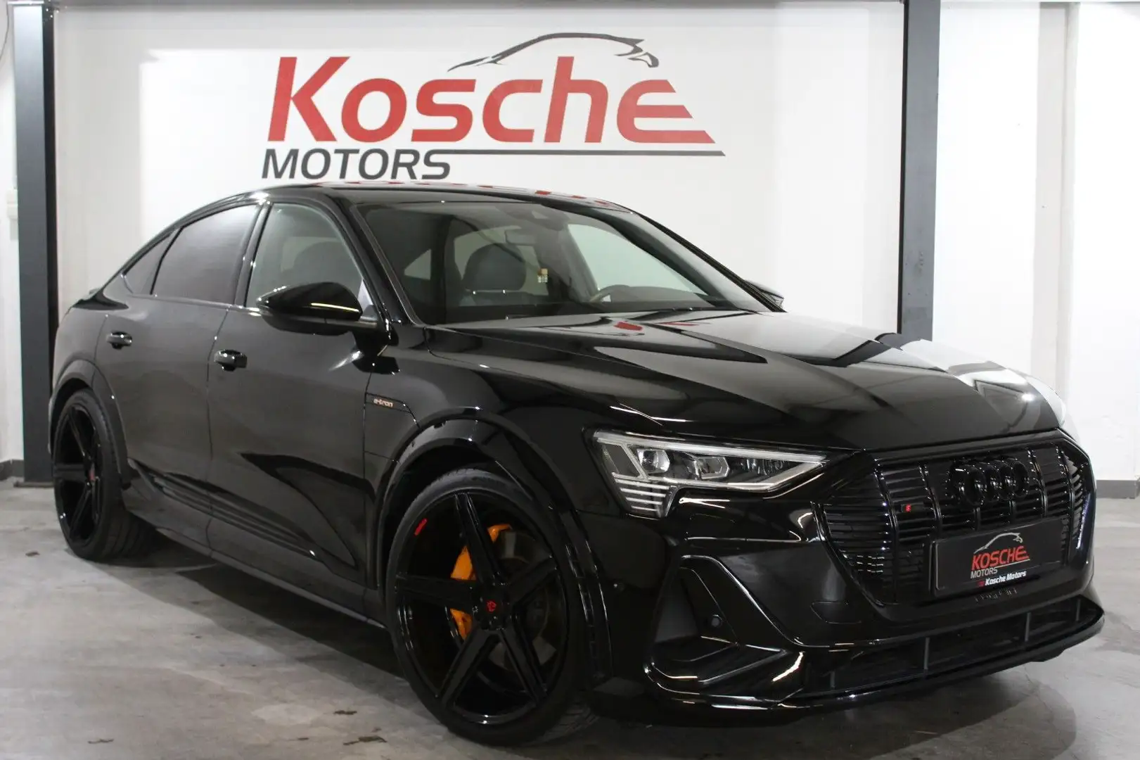 Audi e tron black discount