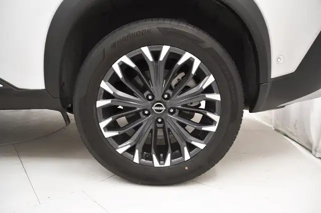 Nissan X-Trail view 6