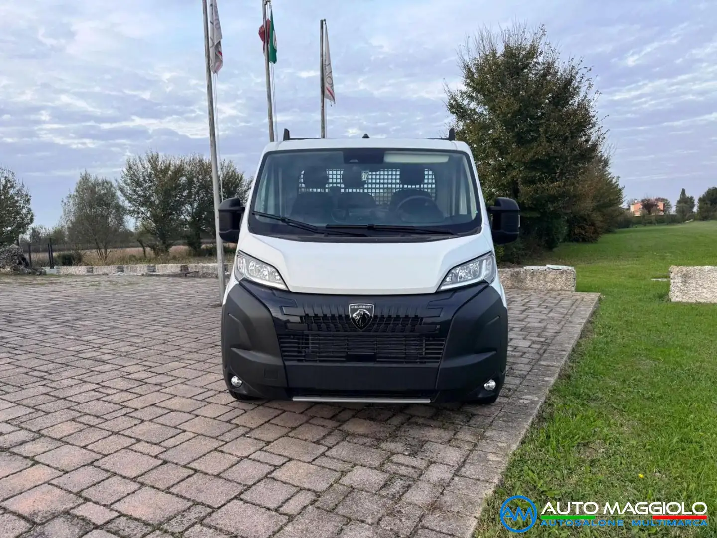 Peugeot Boxer 435 2.2 BlueHDi 140CV S&S PL Cassonato Blanco - 2